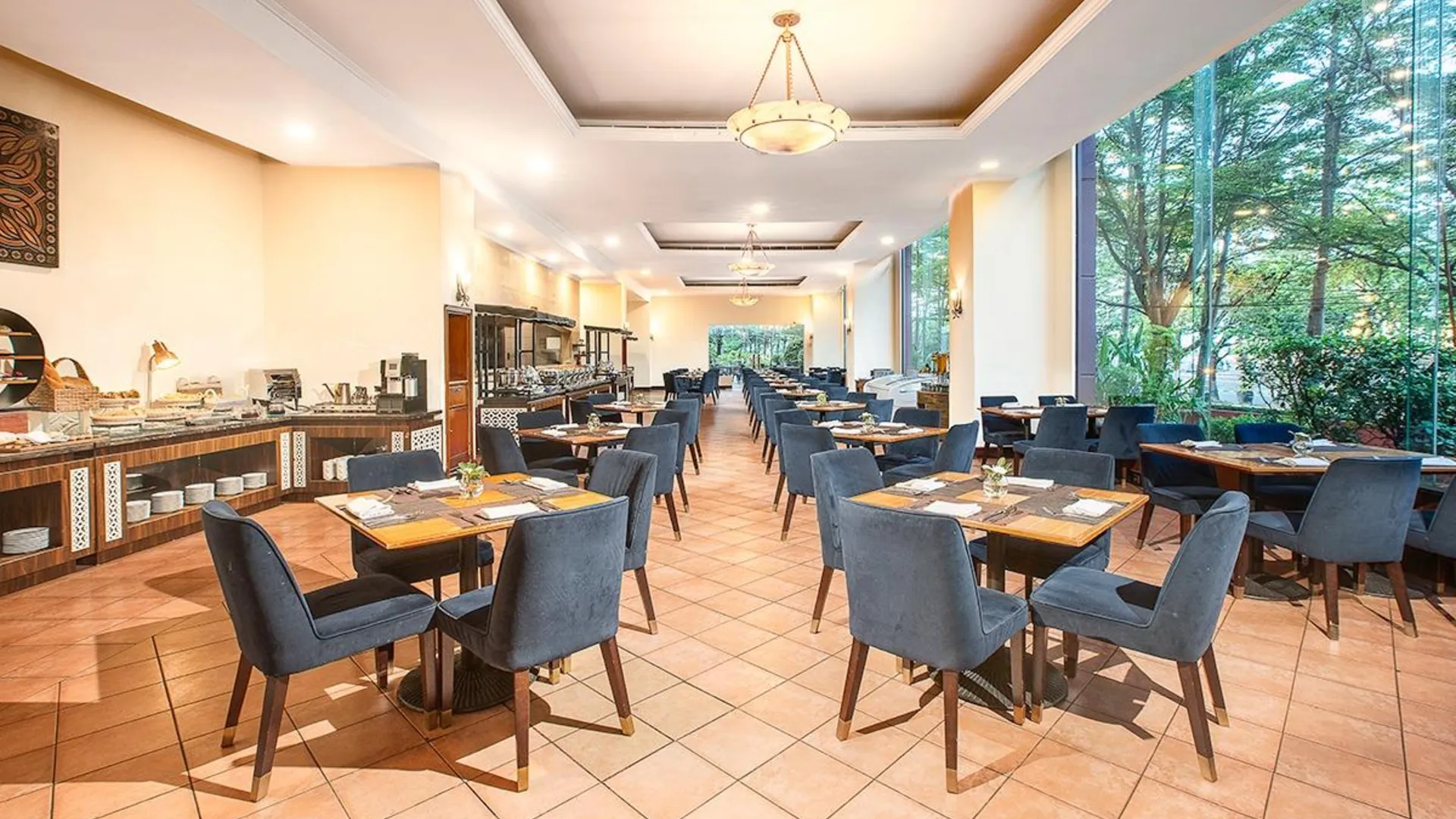 마카사르 아르야두타 마카사르 5성급 호텔 외관