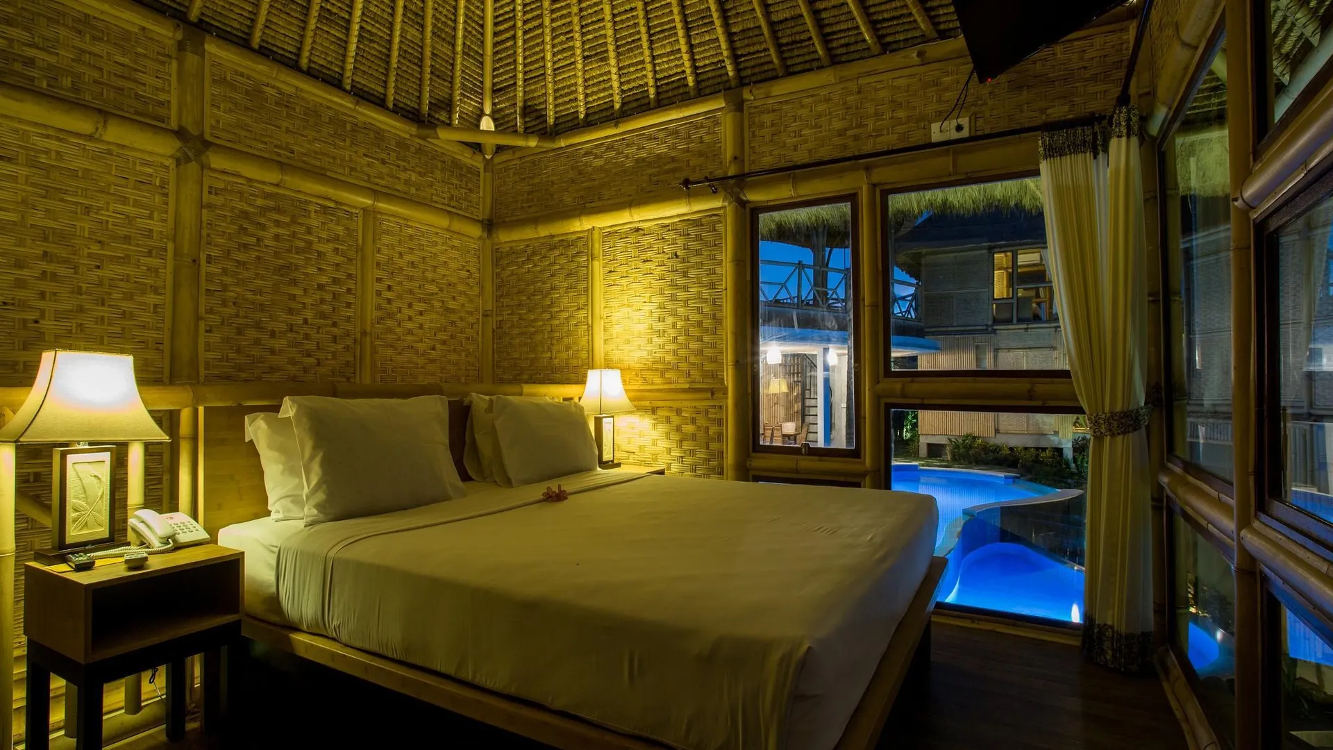 발리 비유쿠쿵 스위트 앤 스파 4성급 호텔 스위트룸