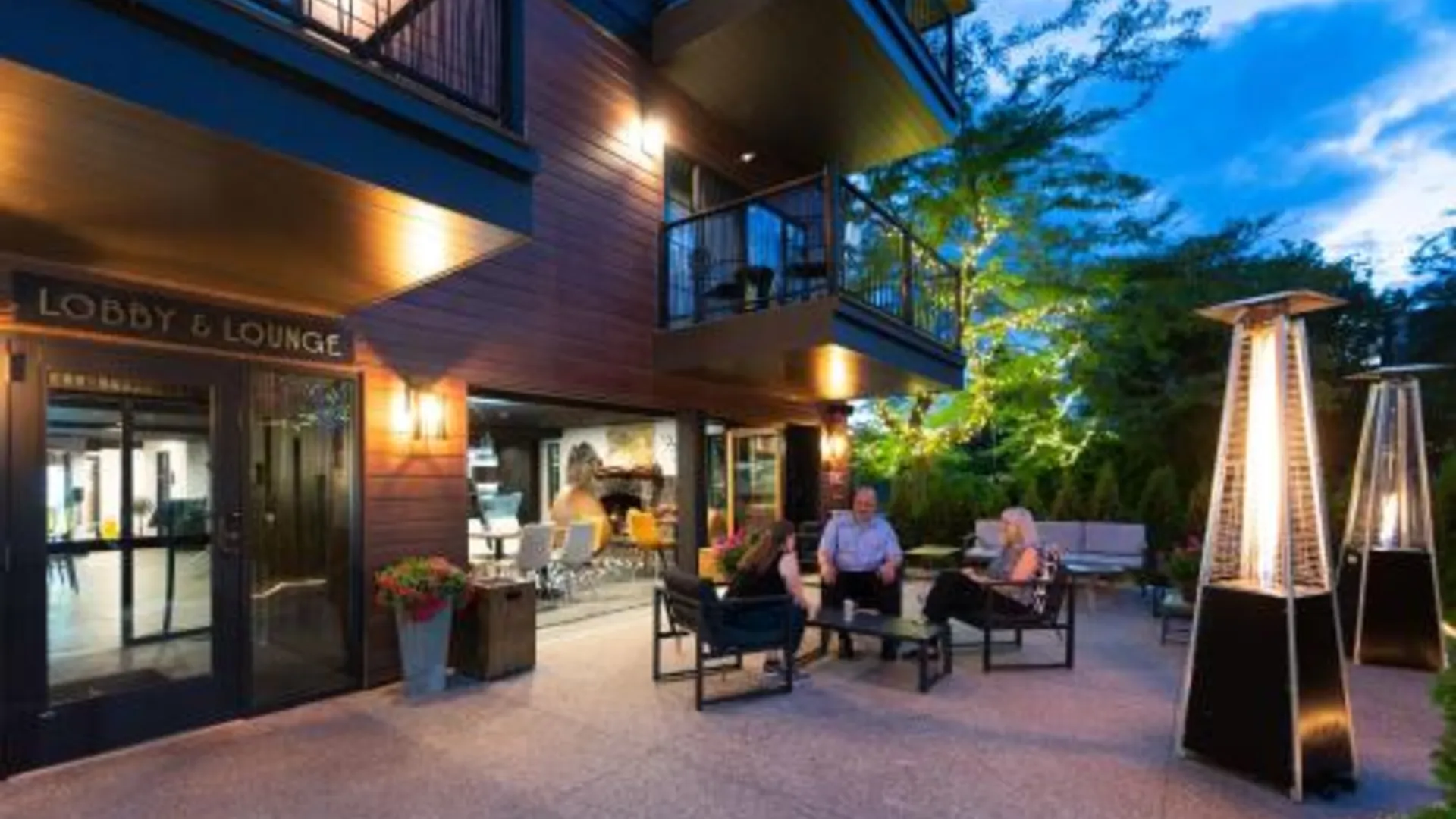 샤를브와 (MI) The Earl in Charlevoix 4성급 호텔 외관