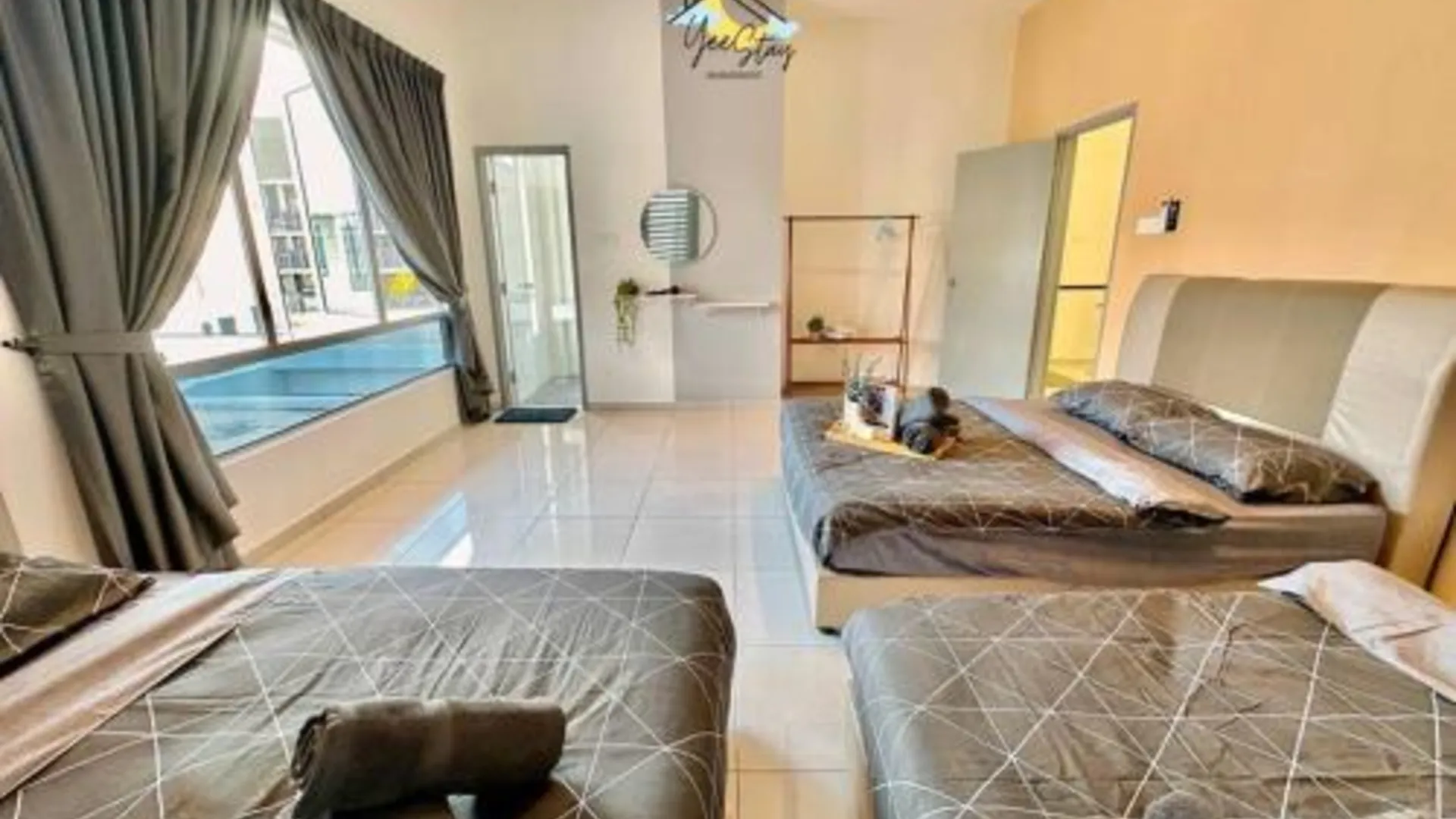 말라카 말라카 시내의 프라이빗 하우스 (m², 침실 4개, 프라이빗 욕실 2개) 2성급 게스트하우스 스위트룸