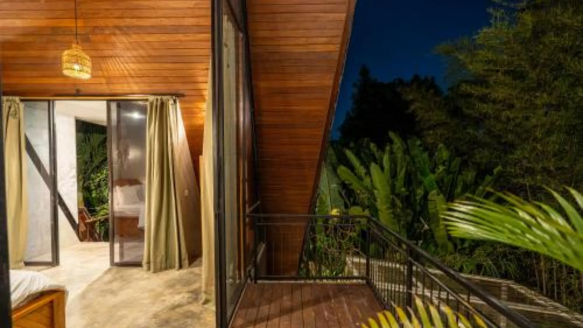 발리 짱구의 빌라 (100m², 침실 2개, 프라이빗 욕실 2개) 2성급 게스트하우스 수영장