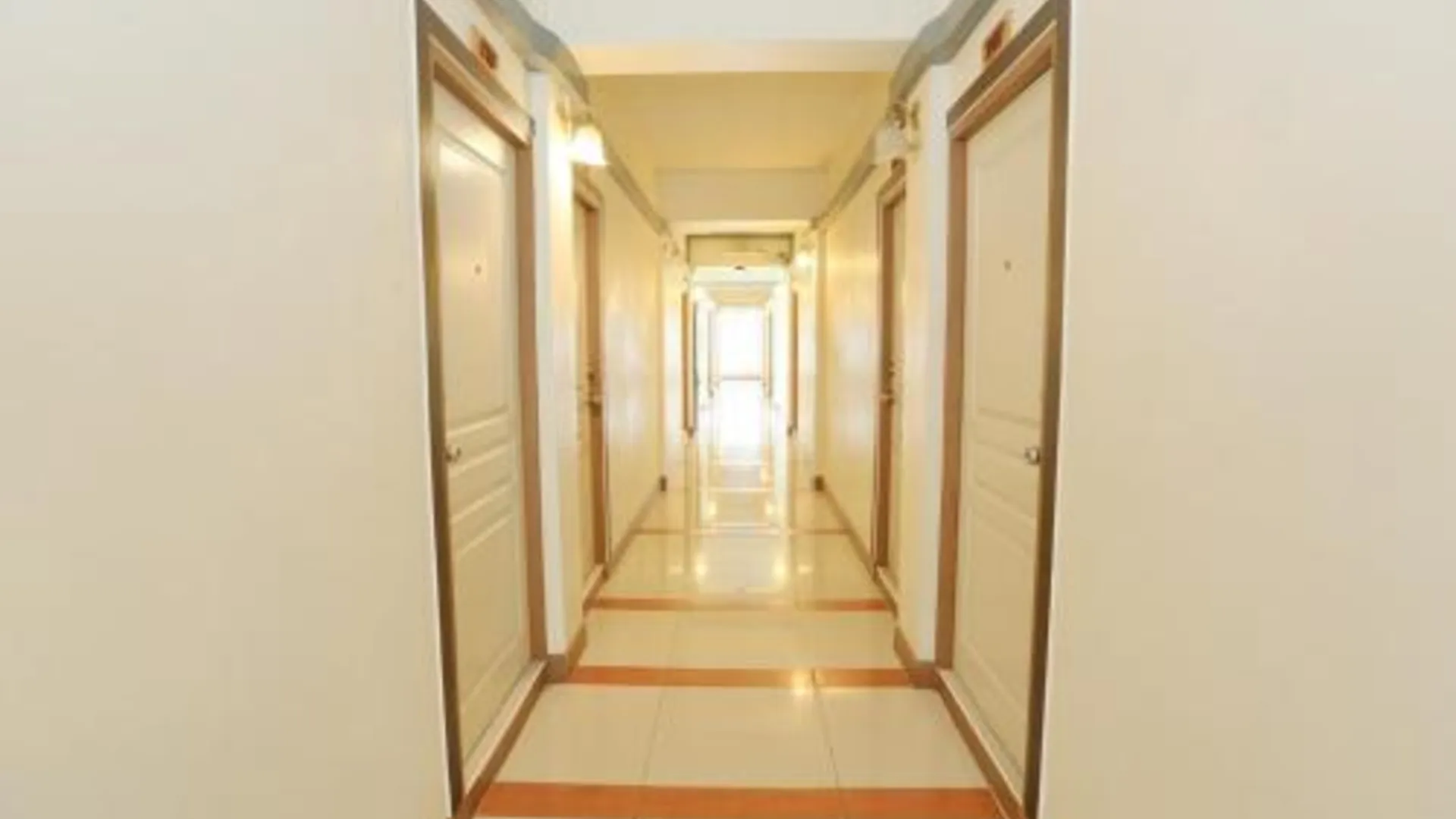 방콕 SK 리조트 2성급 호텔 외관