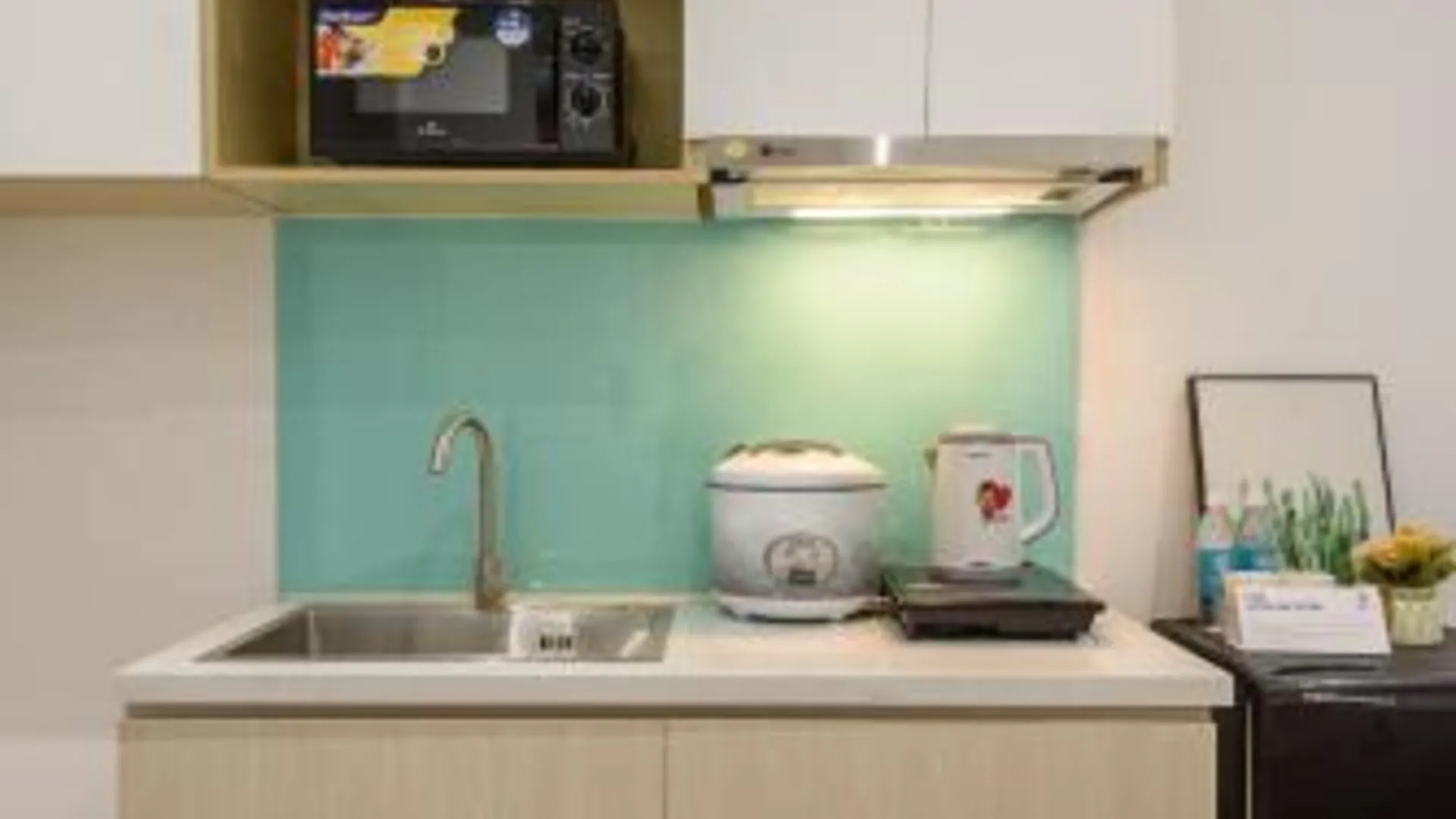 호치민 코즈룸 홈즈 - 준 코너 3성급 게스트하우스 수영장