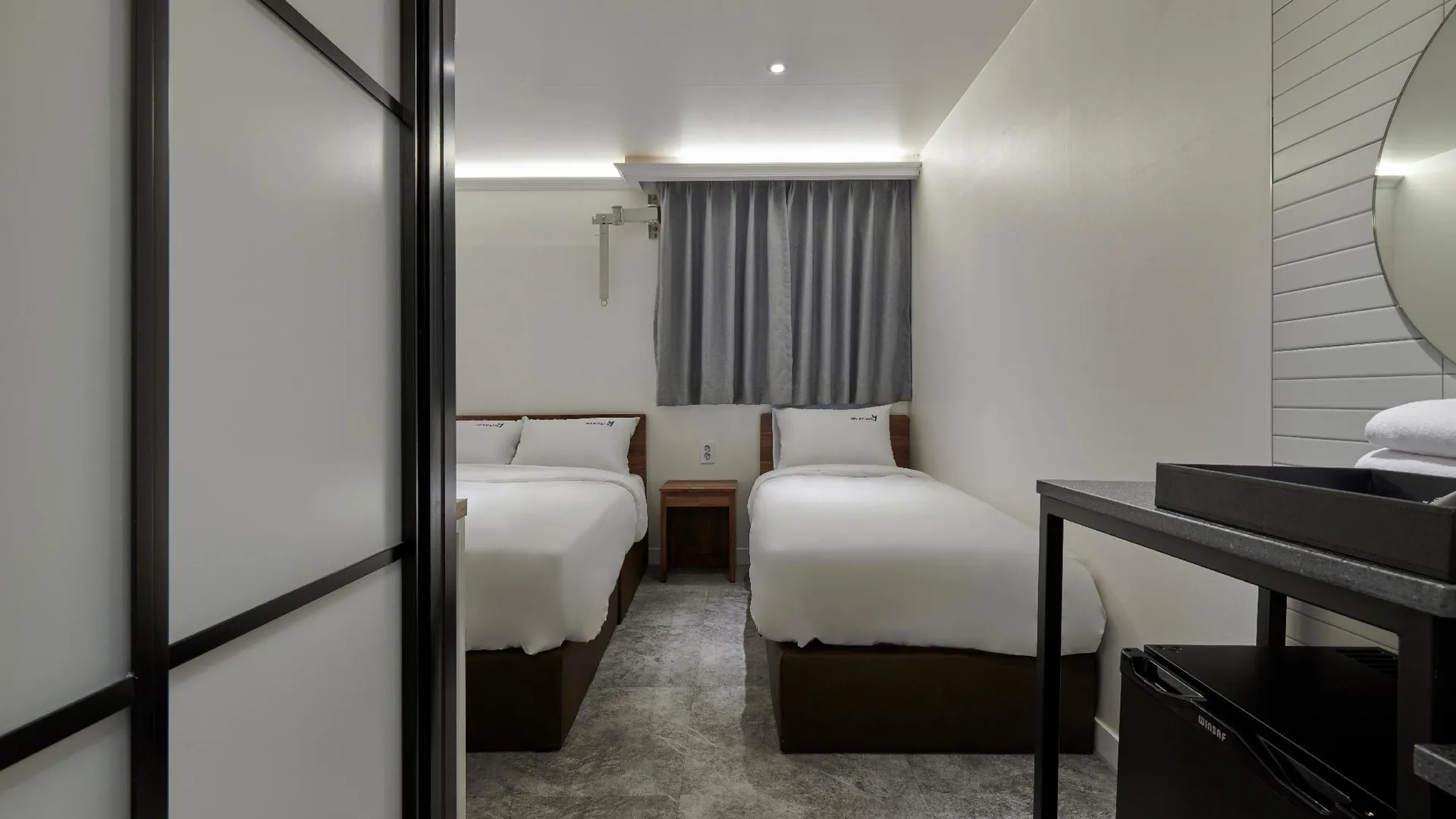 서울 에이트 레스트 호스텔 명동 2성급 호텔 스위트룸