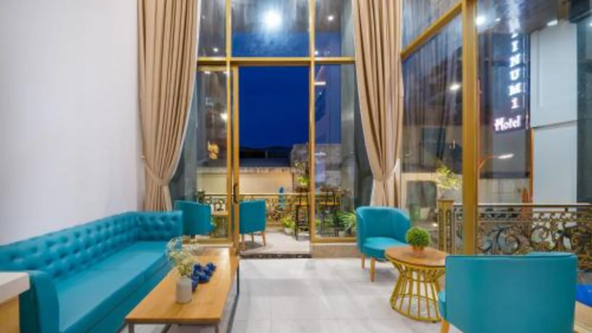 다낭 플래티넘 비치 호텔 다낭 3성급 호텔 외관