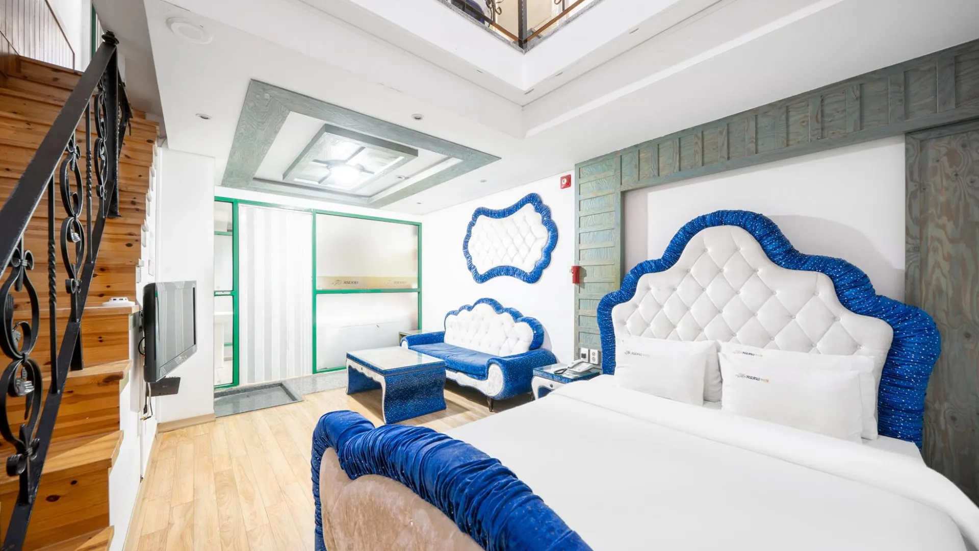 전주 전주 금암동 이카로스 드라이브인 무인텔 호텔 스위트룸