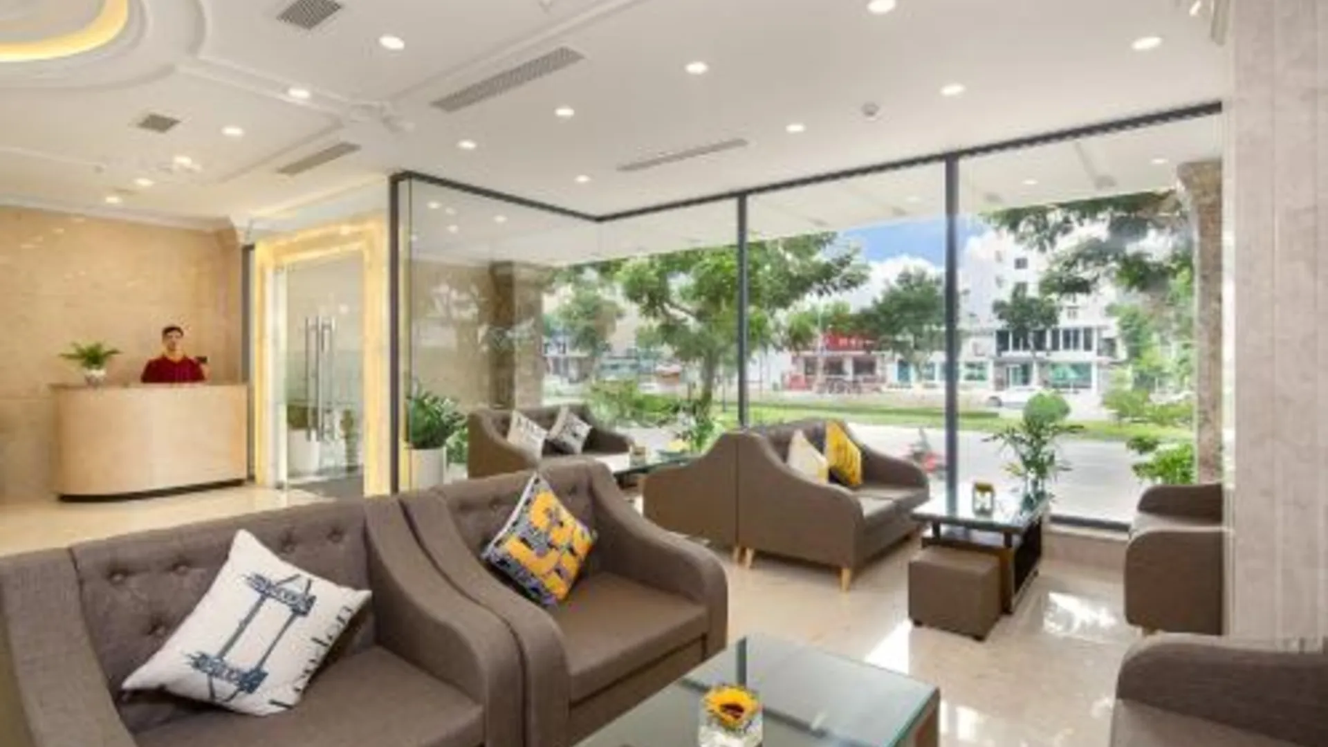 다낭 롤리바 호텔 앤 아파트먼트 다낭 4성급 호텔 외관