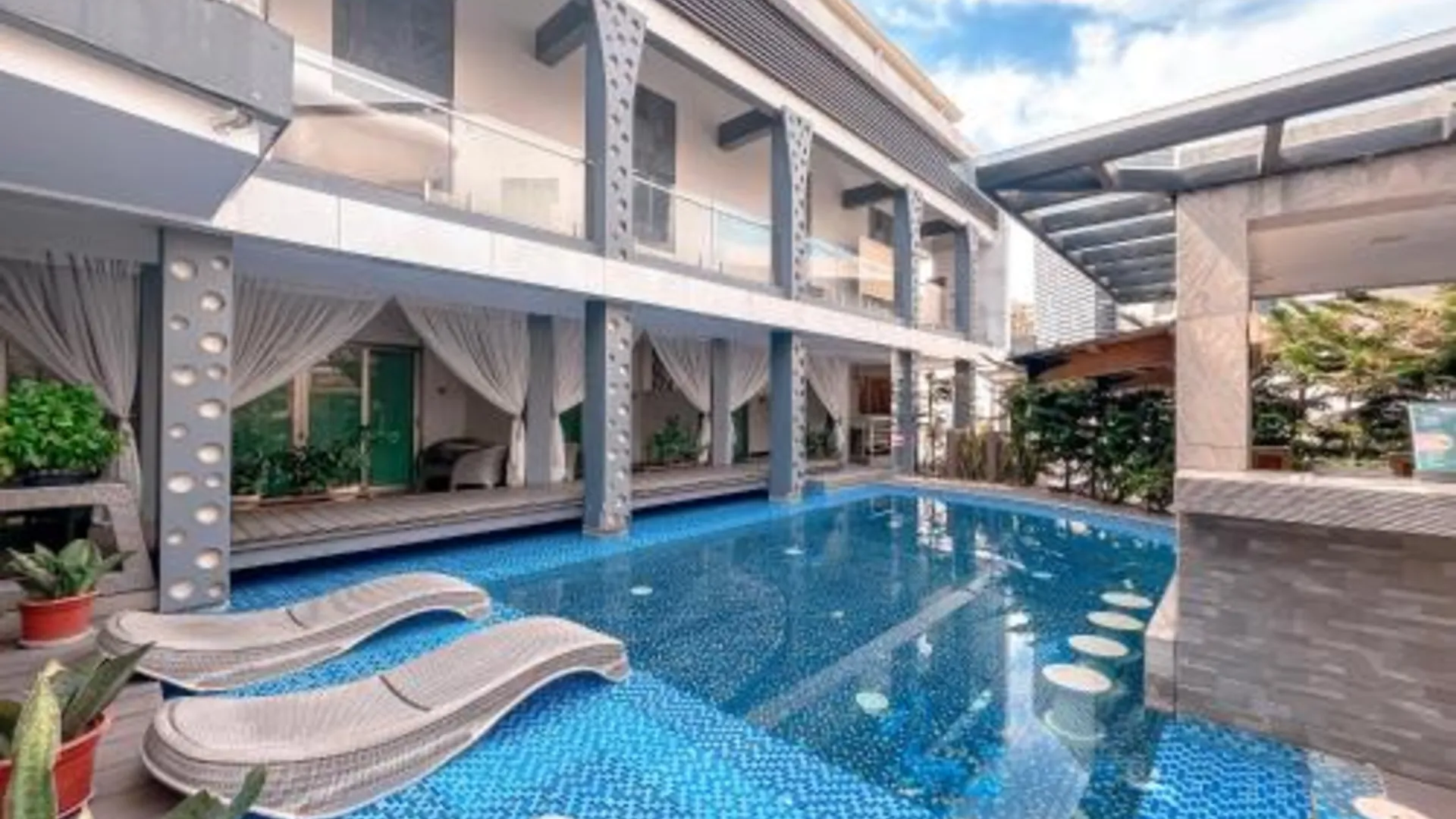 세부 엘로이사 로열 스위트 3성급 호텔 로비