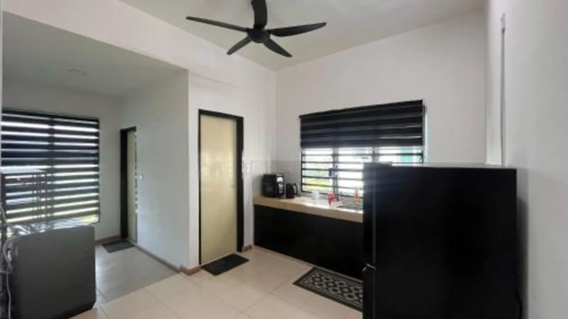 세리 만중 세리 만중의 아파트먼트 (958m², 침실 3개, 프라이빗 욕실 2개) 3성급 게스트하우스 수영장