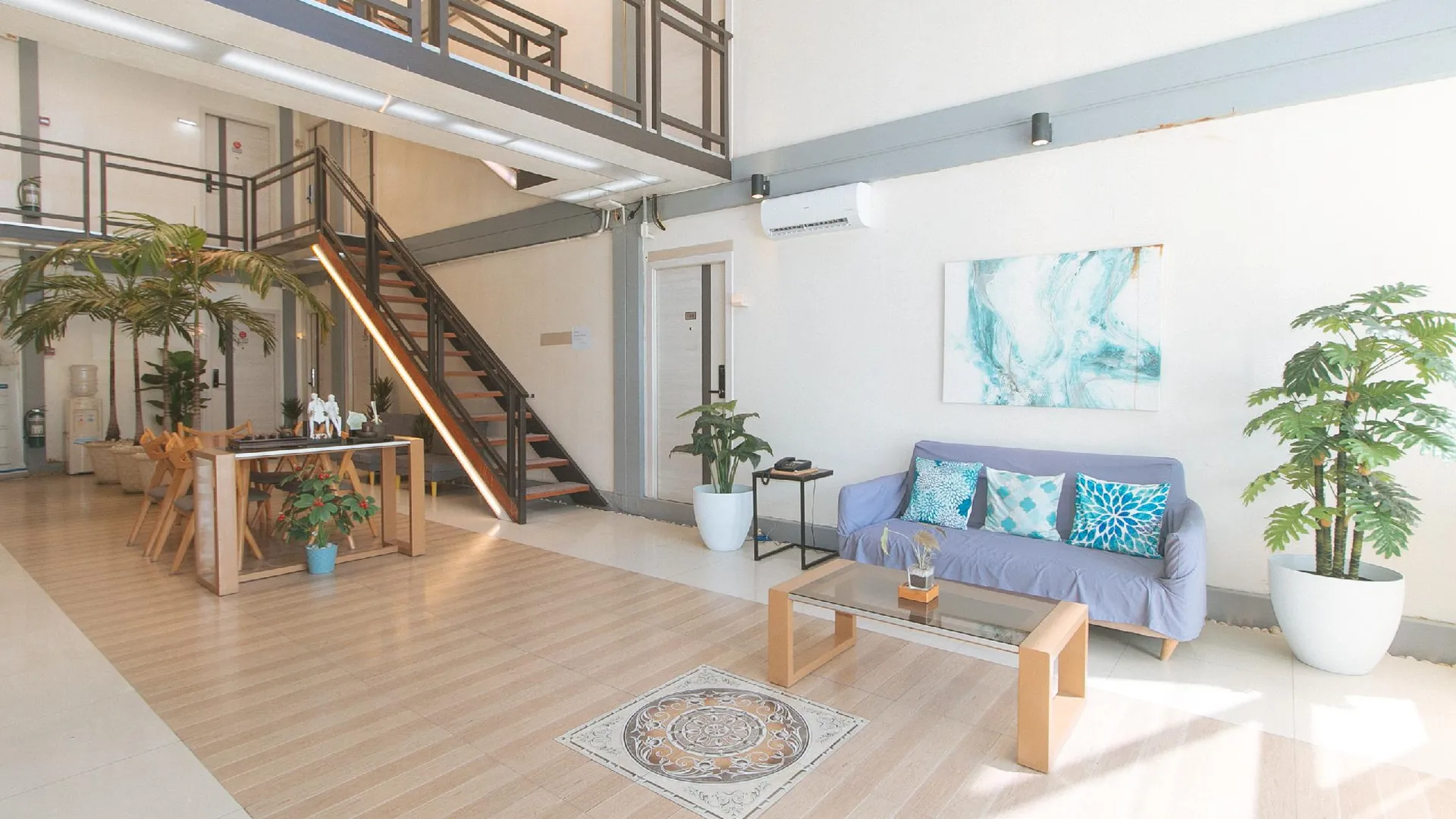 세부 레드도어즈 플러스 @ AS 포르투나 세부 2성급 호텔 로비