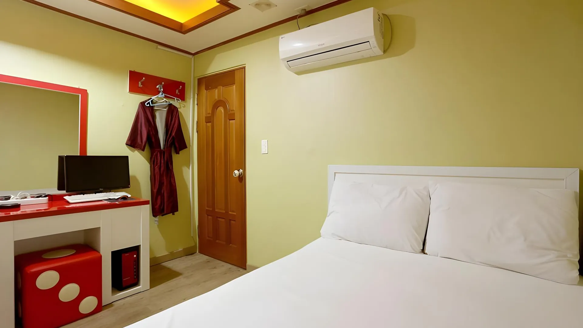 서울 회기 Q 1성급 호텔 외관