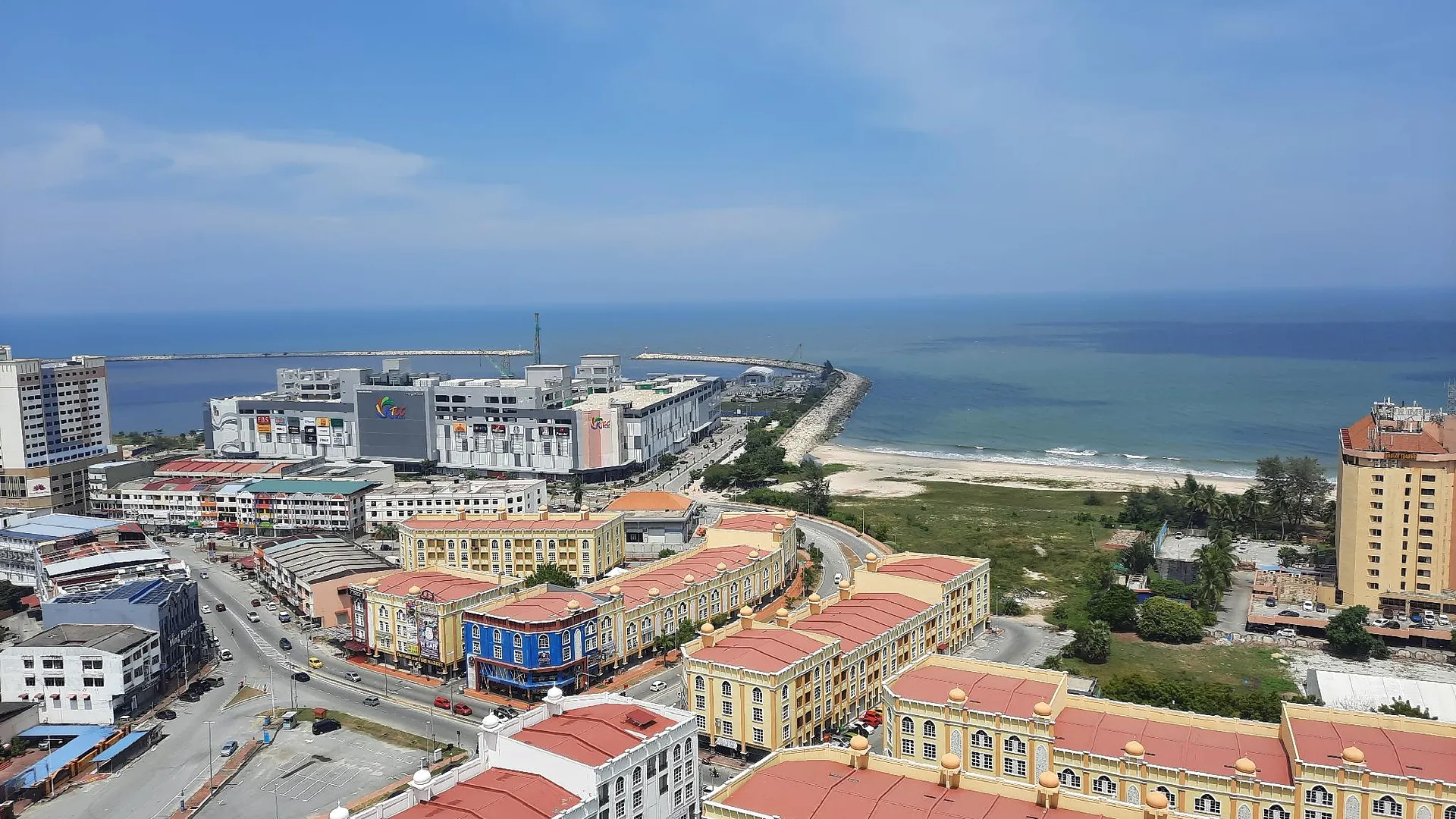 쿠알라테렝가누 바투 부록의 아파트먼트 (840m², 침실 3개, 프라이빗 욕실 2개) 3성급 싱글룸 레스토랑