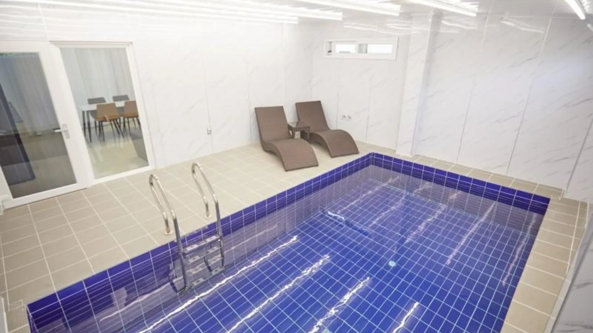 가평 가평 끌로이스풀빌라독채펜션 3성급 게스트하우스 외관