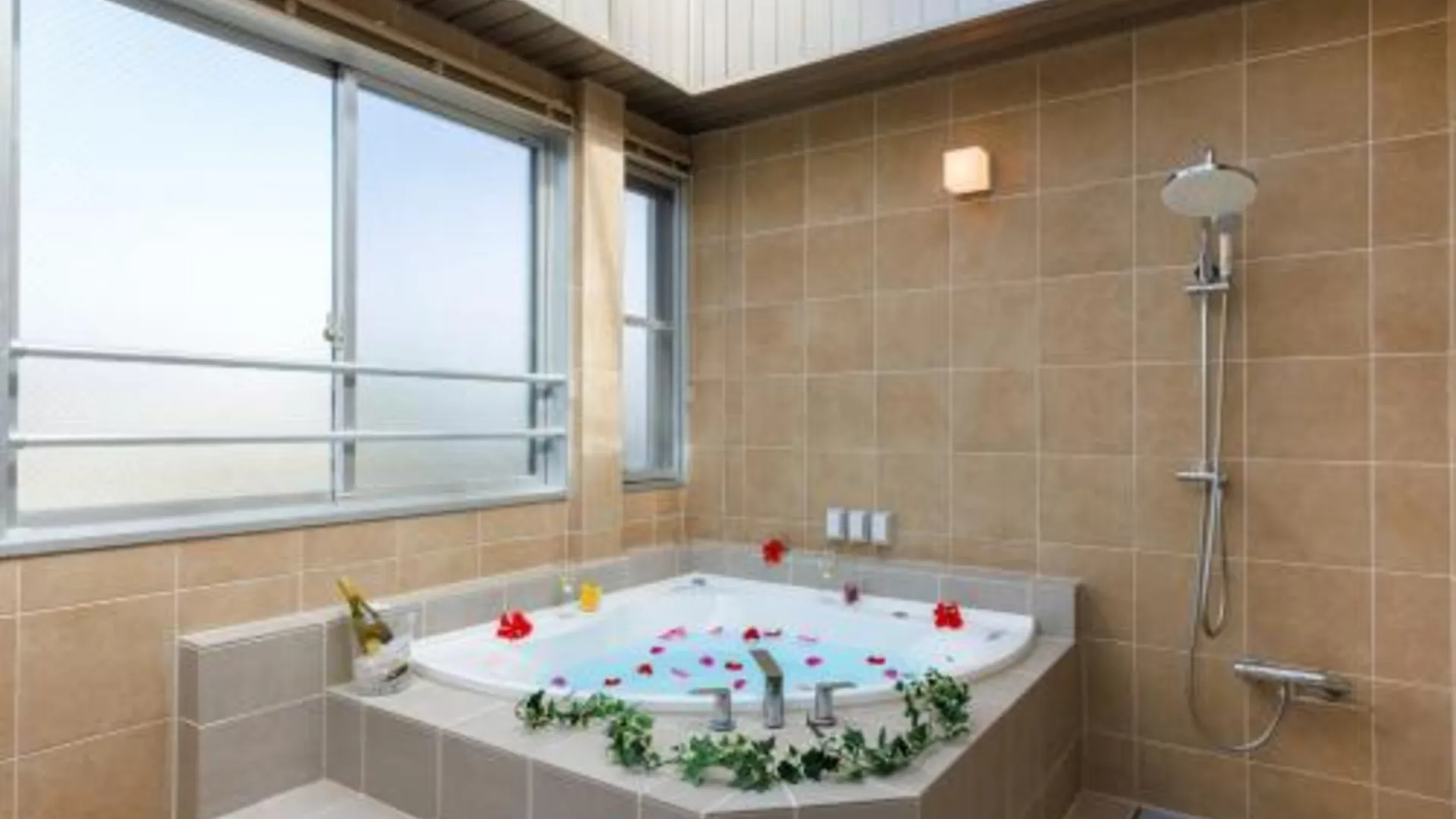 오키나와 본섬 사우덜리스 콘도미니엄 온나 5성급 호텔 로비