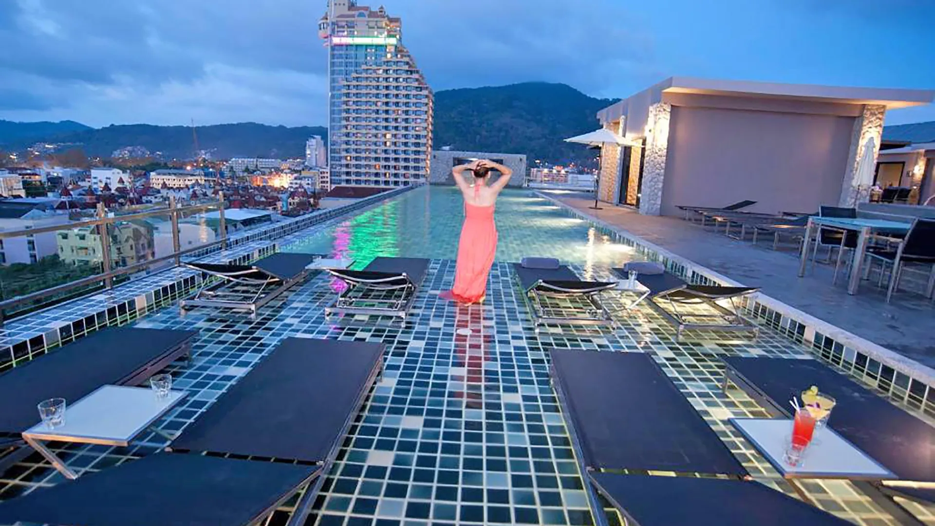 푸켓 더 긱 호텔 4성급 호텔 객실