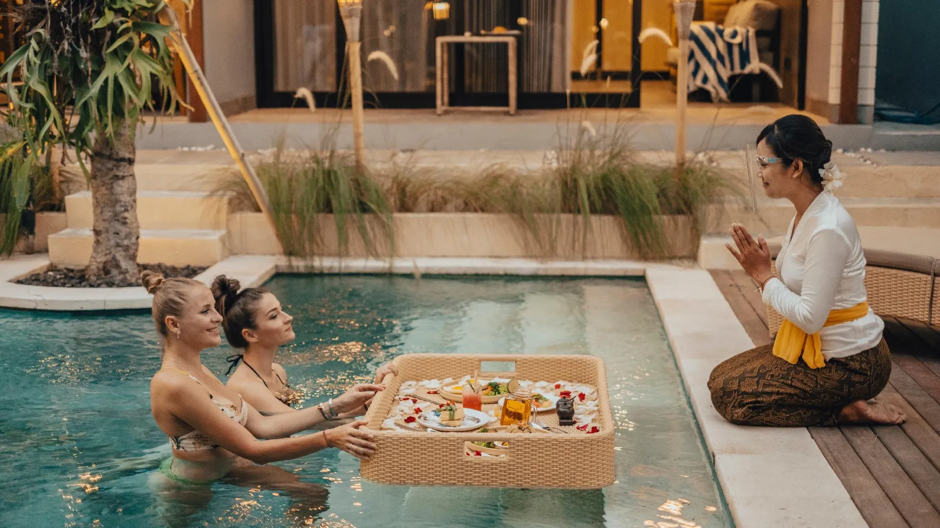 발리 아몰라스 칸구 빌라 발리네스 무랄리즘 4성급 호텔 수영장