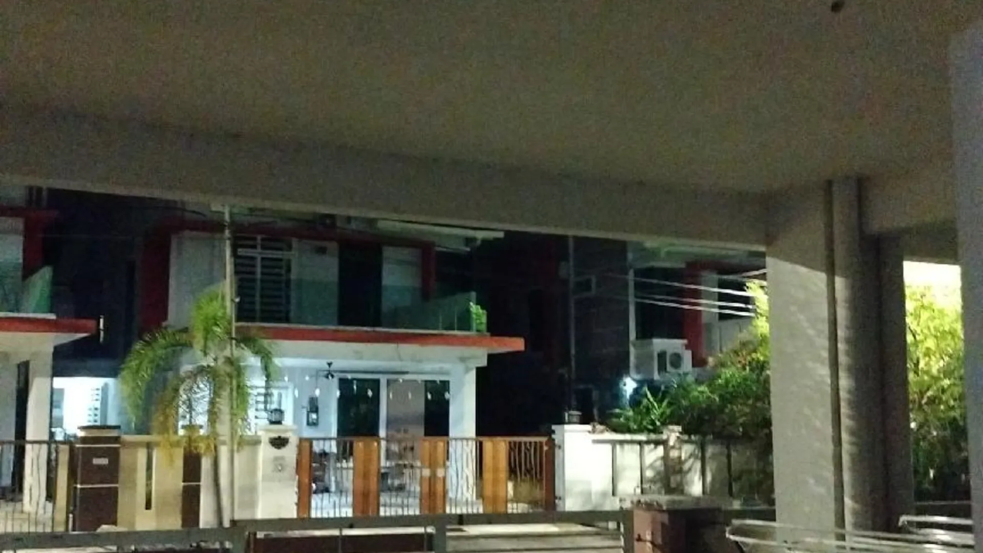 말라카 멜라카텡가의 프라이빗 하우스 (m², 침실 4개, 프라이빗 욕실 1개) 2성급 싱글룸 외관