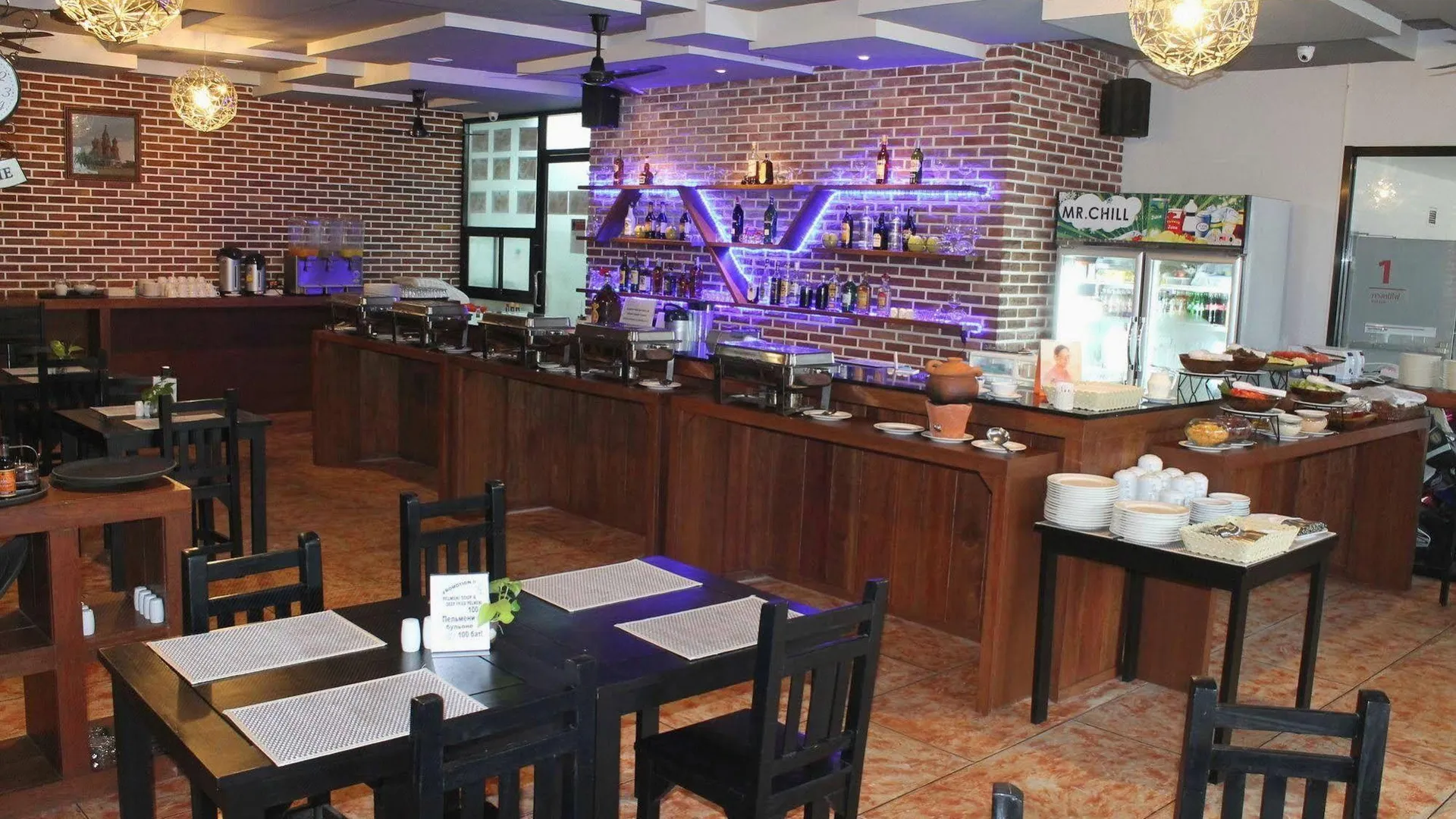 푸켓 이지 플래닛 푸켓, 파통 3성급 호텔 레스토랑