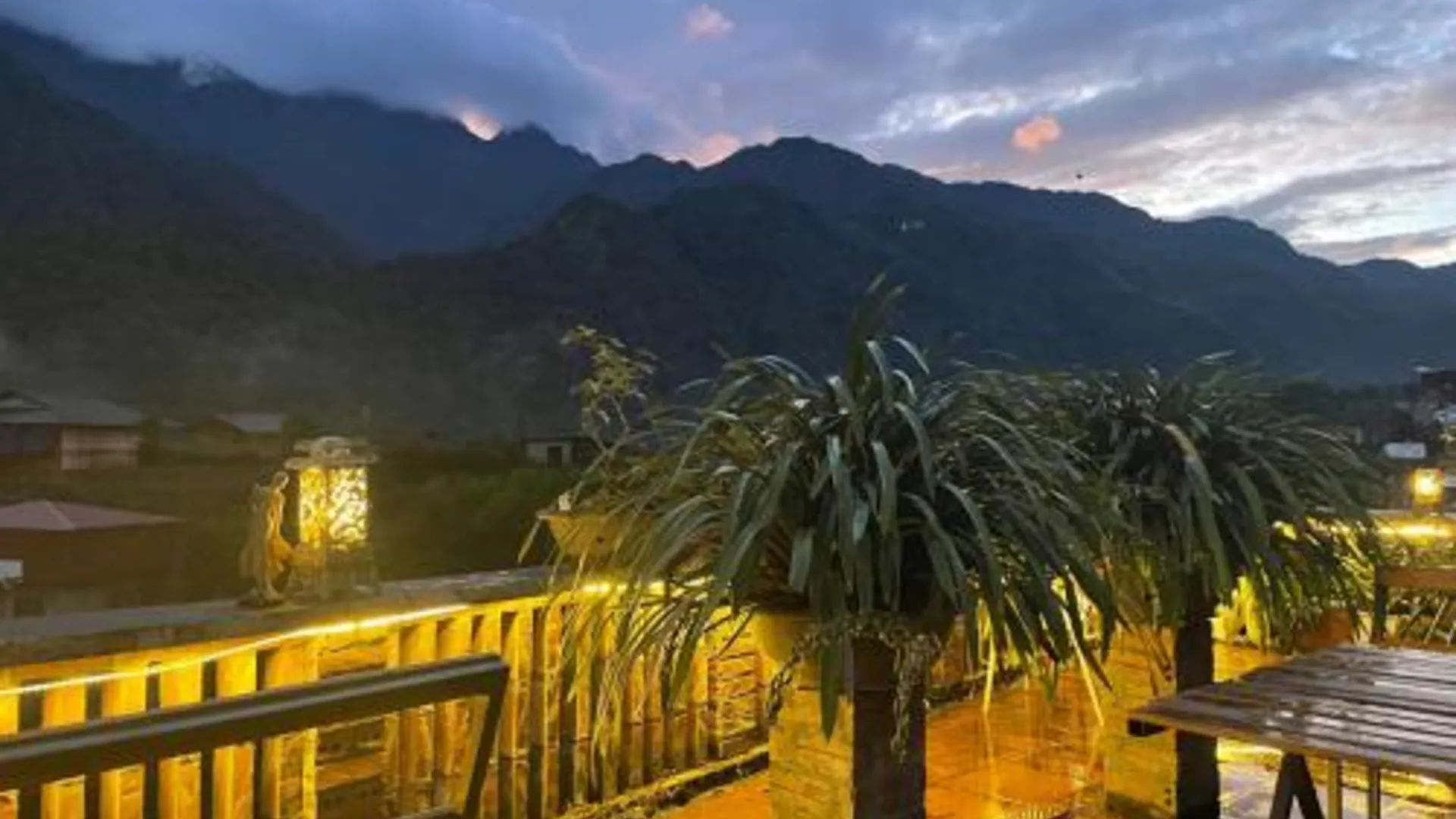 사파 Stone Paradise Homestay 4성급 게스트하우스 로비