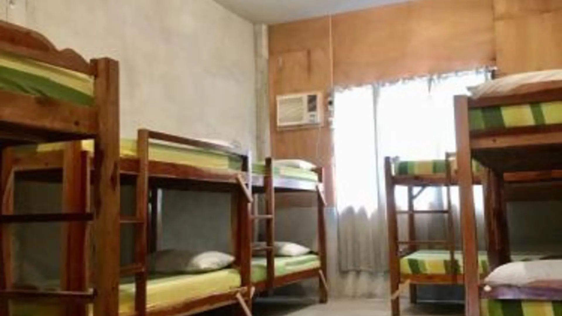 세부 샤키 호스텔 오슬롭 2성급 호텔 스위트룸