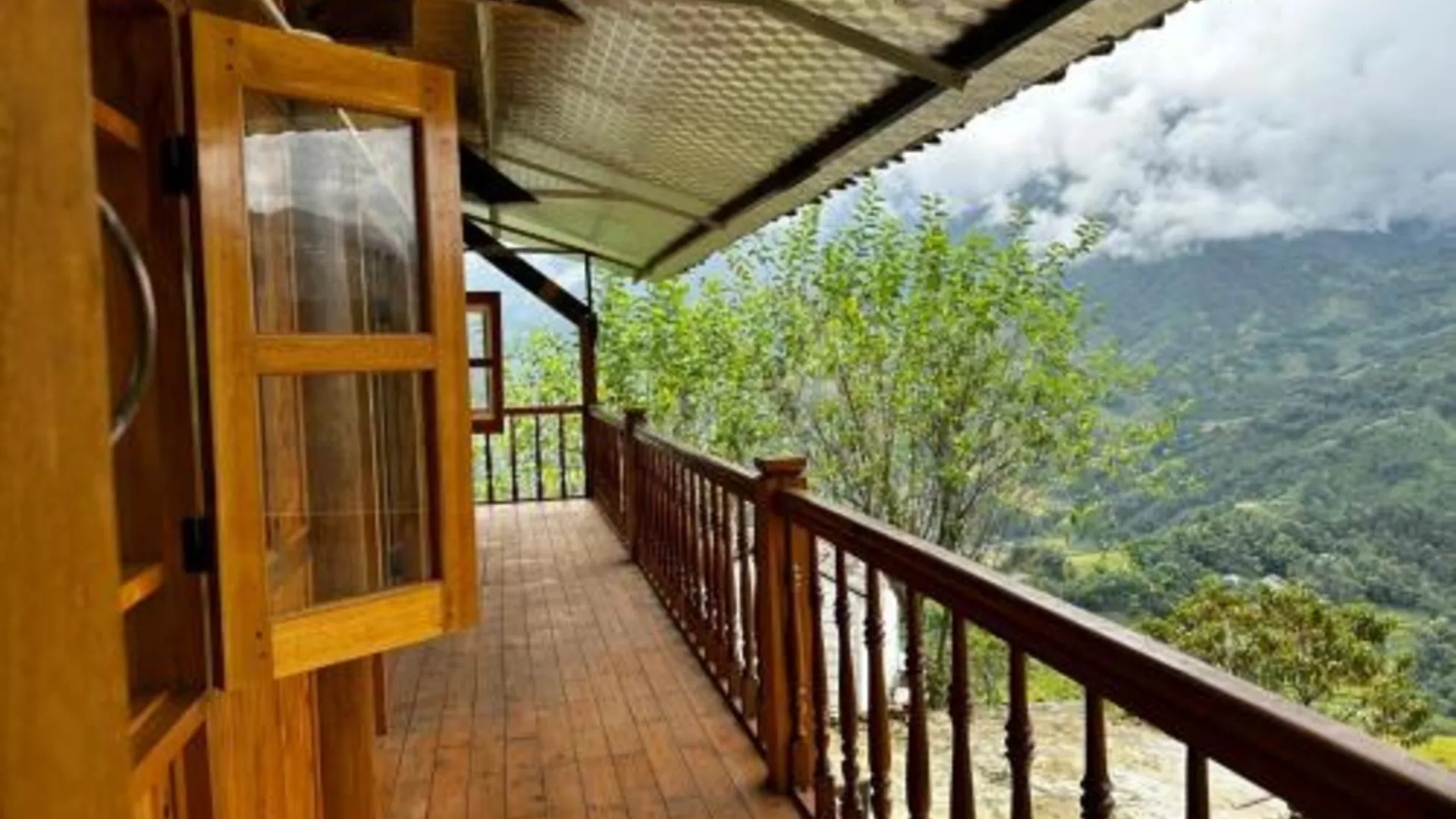 사파 사빠 도심의 프라이빗 하우스 (15m², 침실 7개, 프라이빗 욕실 4개) 4성급 게스트하우스 전망