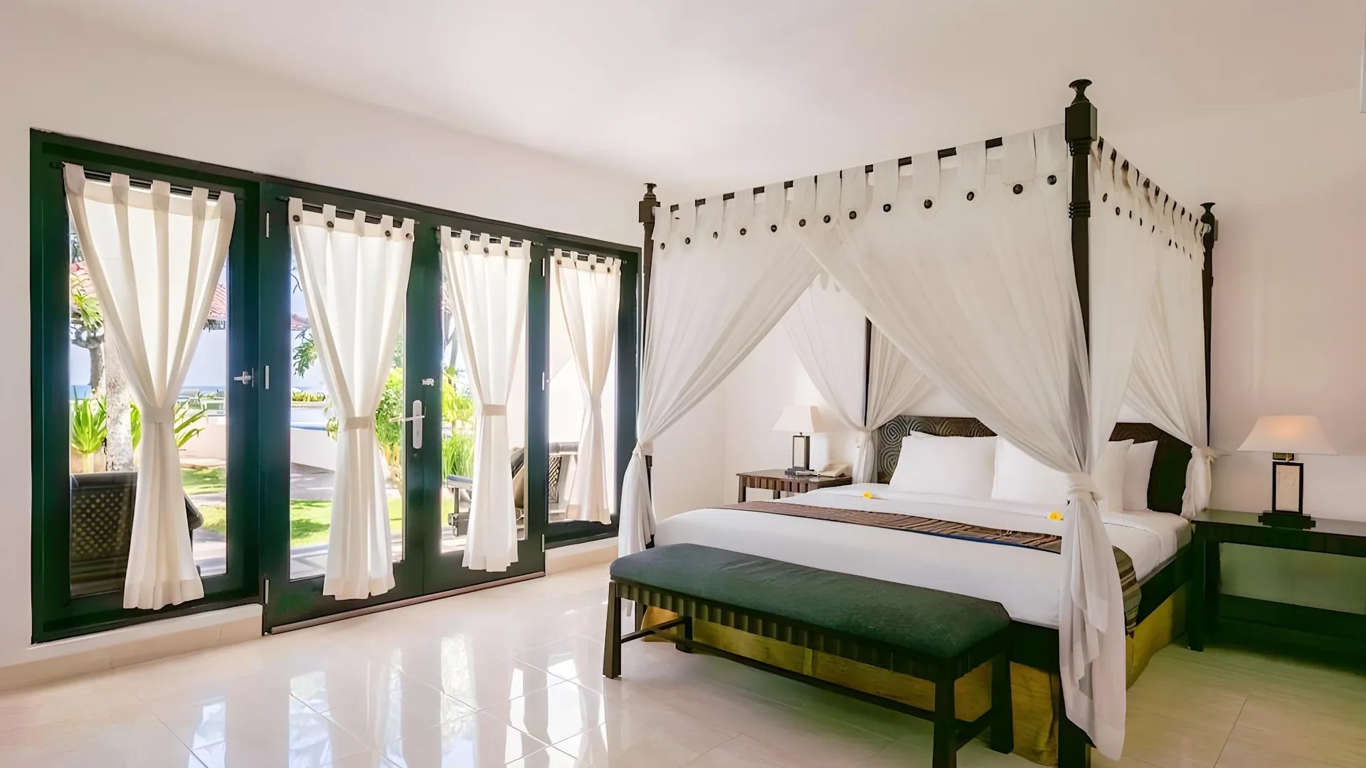 발리 레공 케라톤 비치 호텔 3성급 호텔 스위트룸