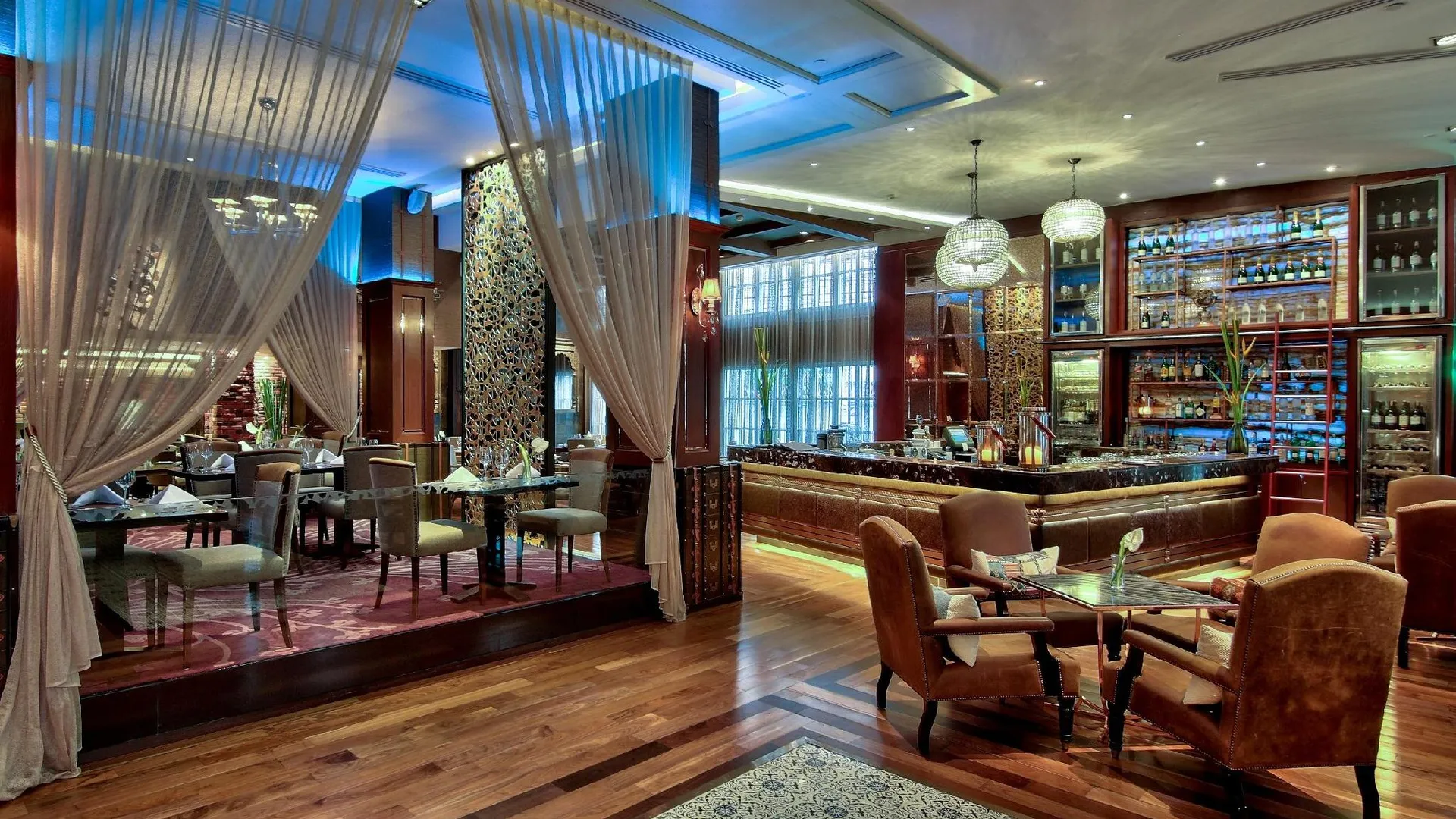 방콕 래디슨 스위트 방콕 수쿰빗 4성급 호텔 외관