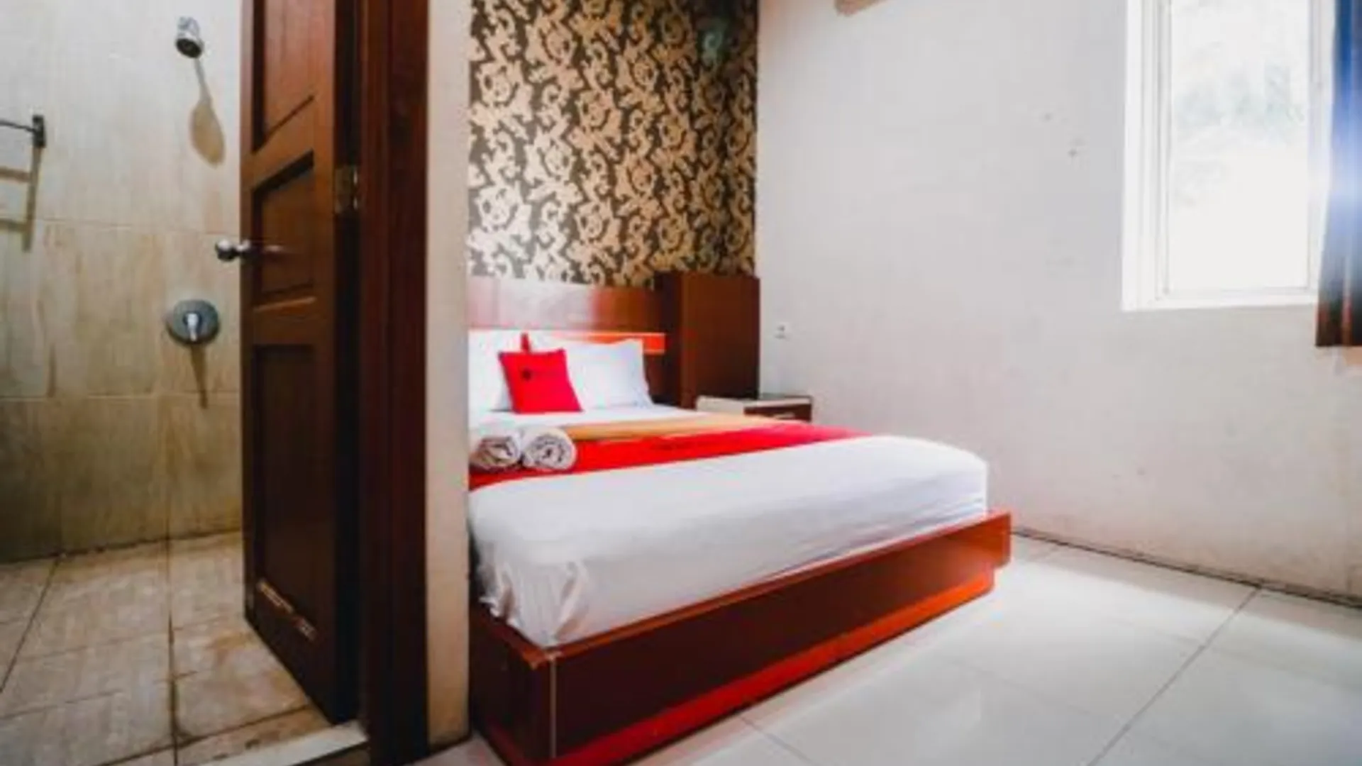 마카사르 RedDoorz Plus @ Grand City Inn Makassar 3성급 호텔 객실