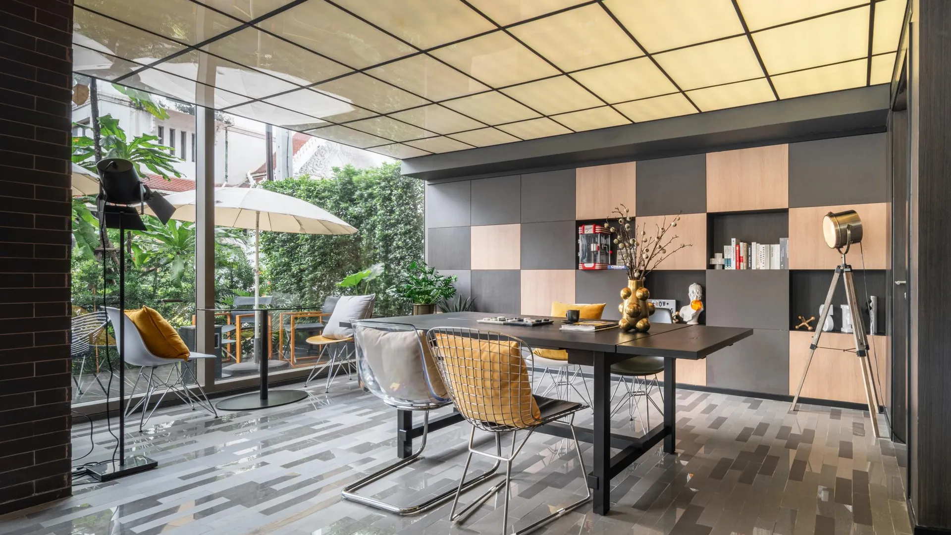 방콕 시커스 파인더스 라마 4 호텔, 슈어스테이 컬렉션 바이 BW 4성급 호텔 레스토랑