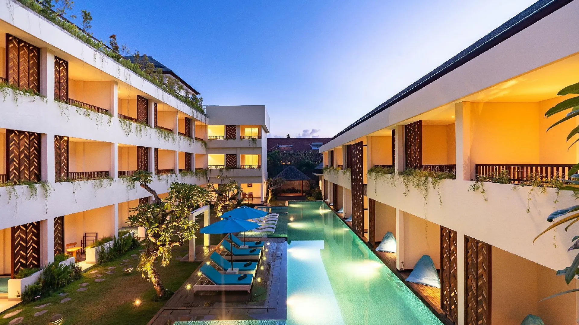 발리 안자 짐바란 4성급 호텔 객실