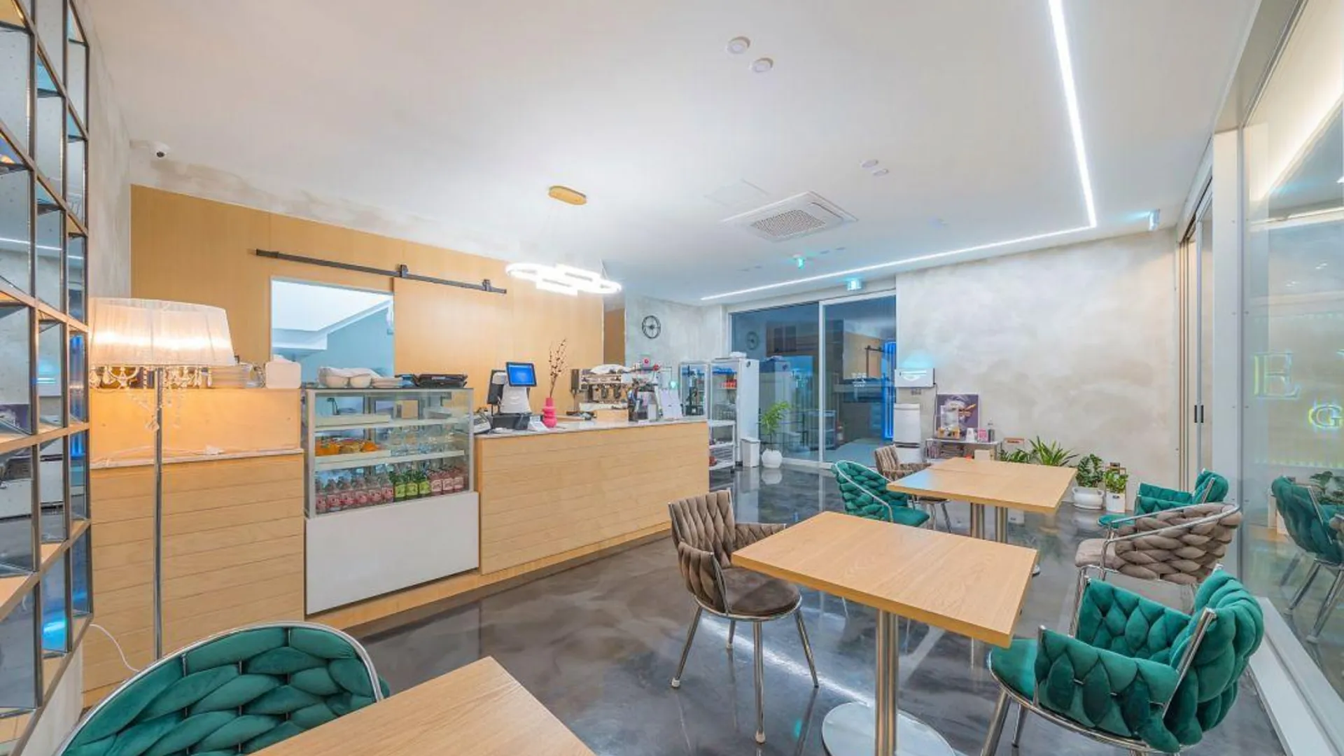 강릉 더 영진 풀빌라 펜션 2성급 게스트하우스 레스토랑