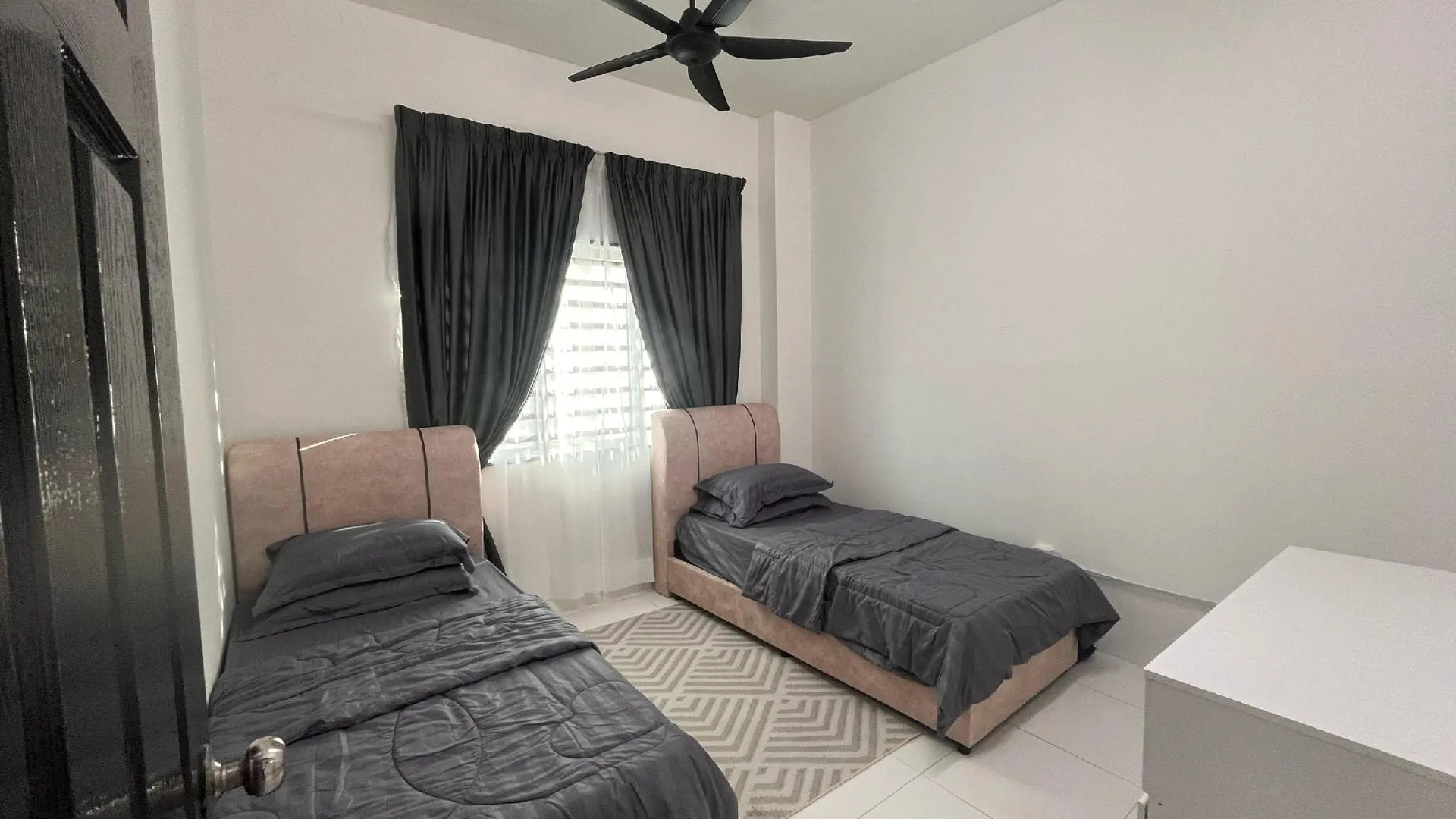 세리 만중 세리 만중의 아파트먼트 (958m², 침실 3개, 프라이빗 욕실 2개) 3성급 게스트하우스 전망