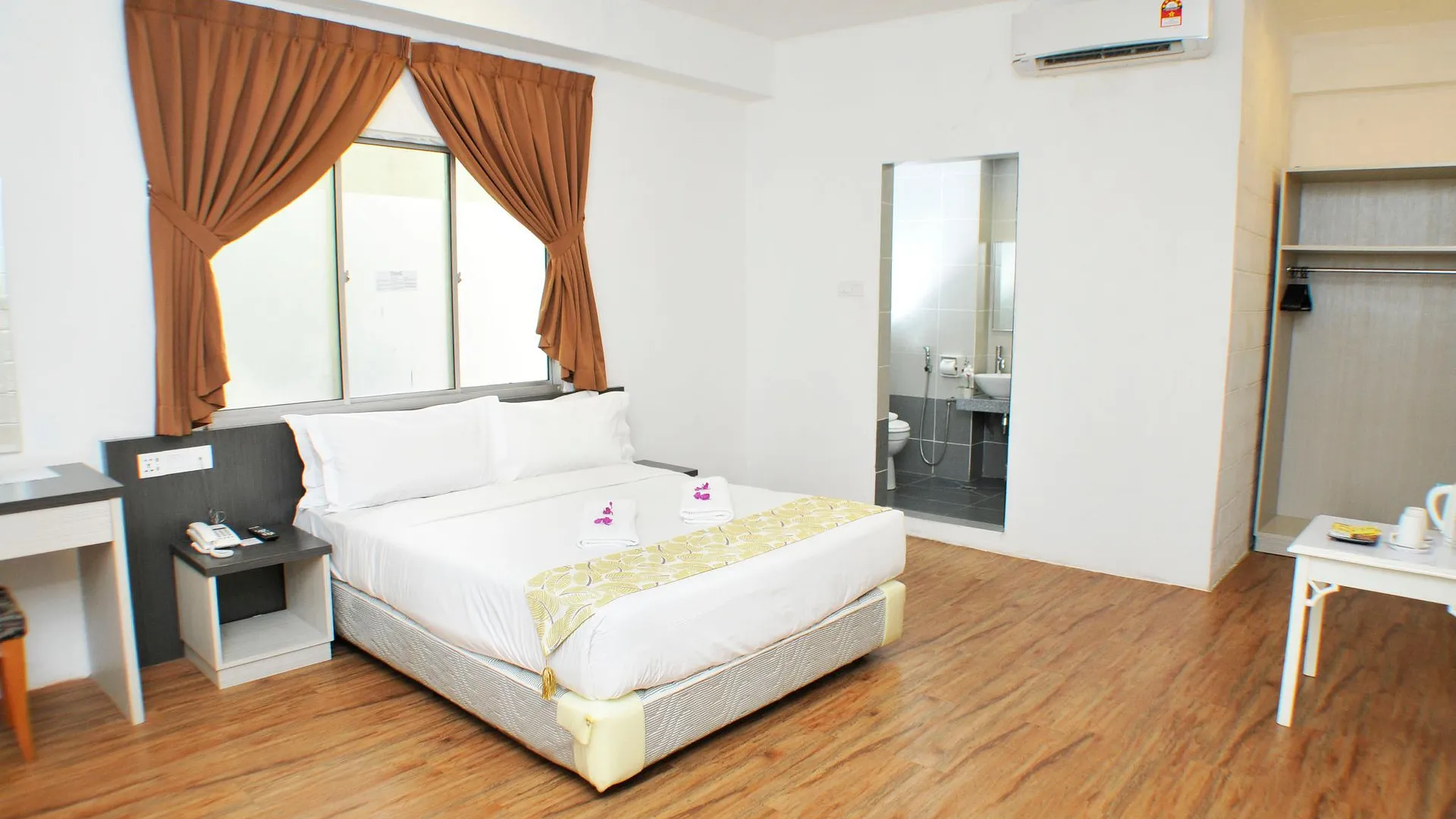 코타키나발루 프롬나드 호텔 아파트먼트 2성급 호텔 스위트룸