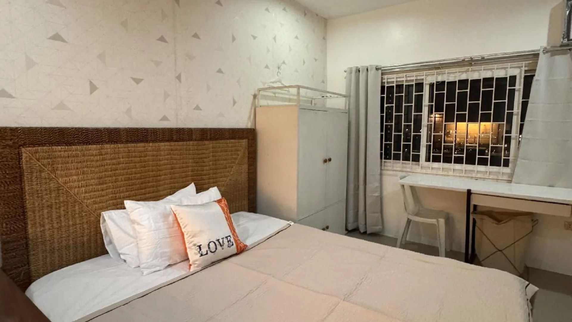 세부 푸엔테 오스메나의 아파트먼트 (m², 침실 1개, 프라이빗 욕실 1개) 2성급 싱글룸 전망