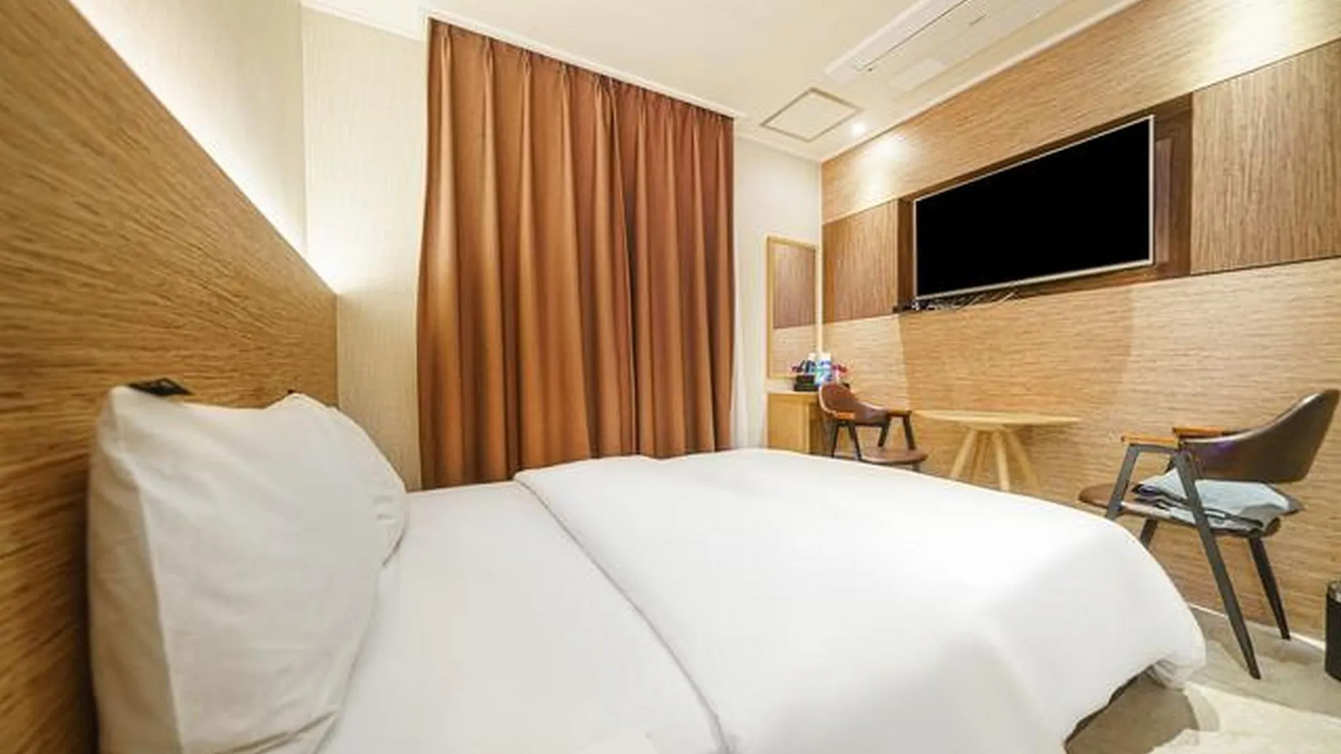 서울 영등포 호텔 베이직 2성급 호텔 객실