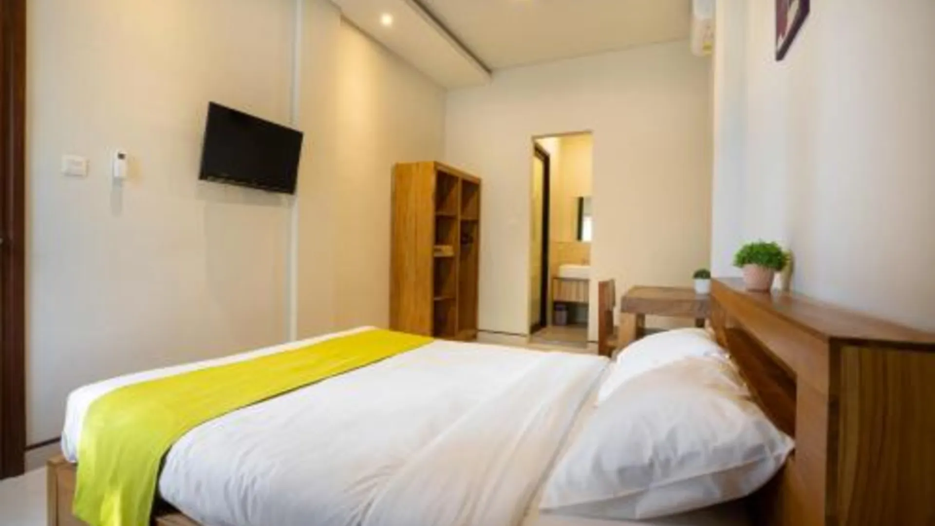 발리 K Hostel Seminyak 호텔 스위트룸