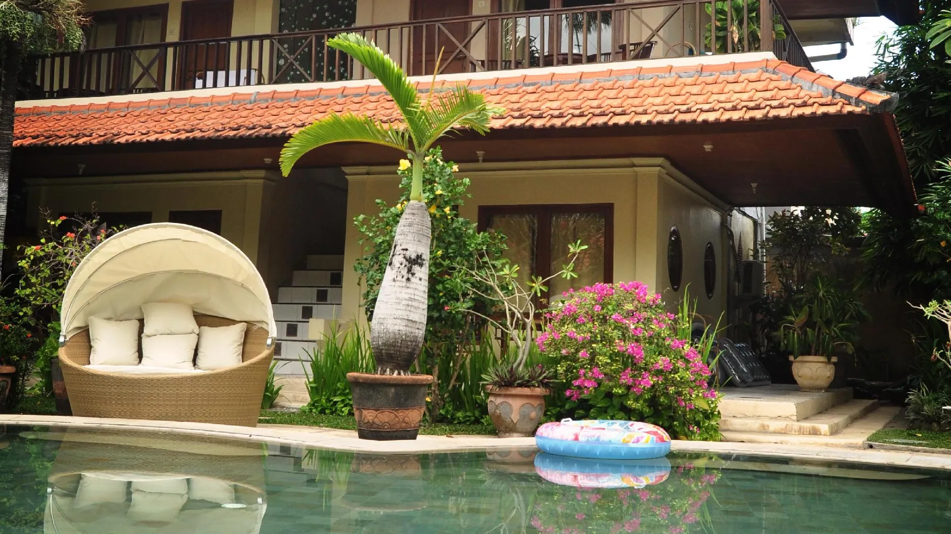 발리 쿠스나디 호텔 3성급 호텔 외관