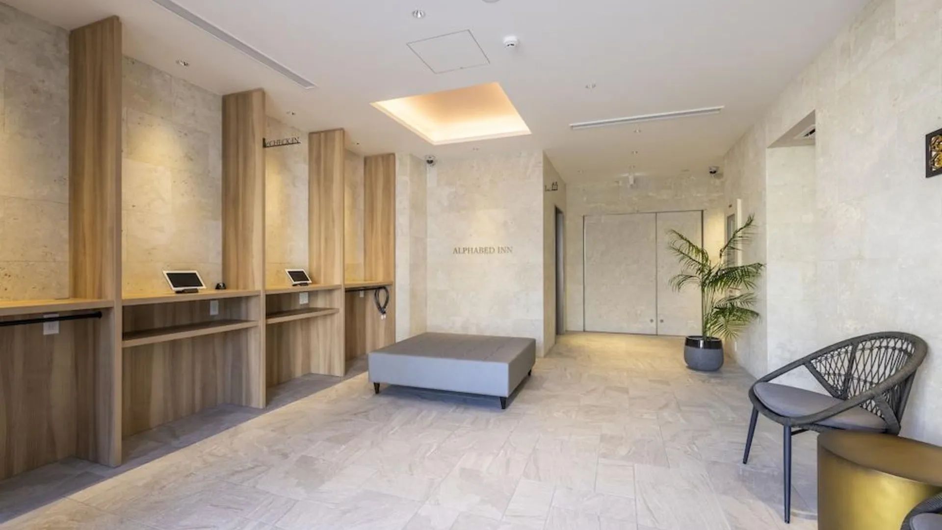 오키나와 본섬 ALPHABED INN Naha Kokusai-dori East 3성급 호텔 수영장