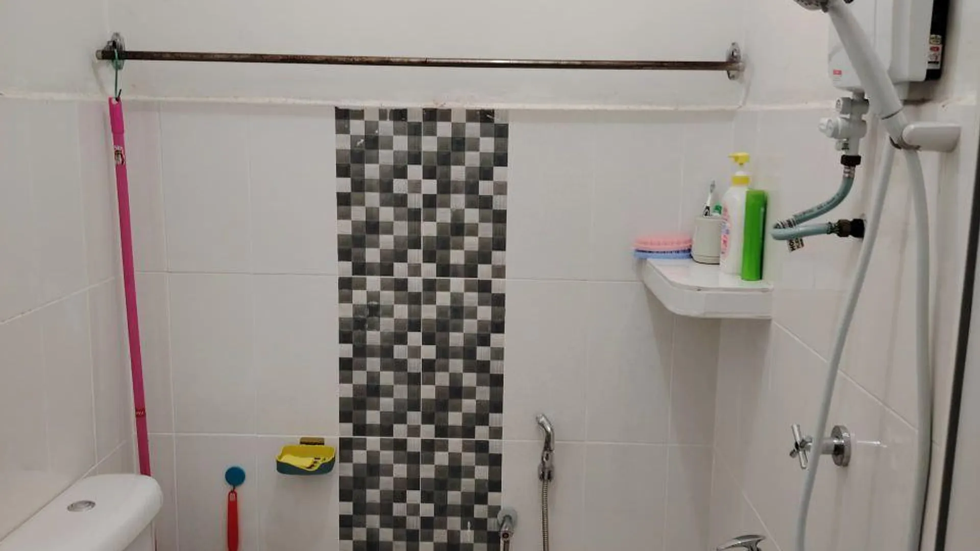 쿠알라테렝가누 쿠알라 이바이의 프라이빗 하우스 (m², 침실 3개, 프라이빗 욕실 2개) 1성급 싱글룸 스위트룸