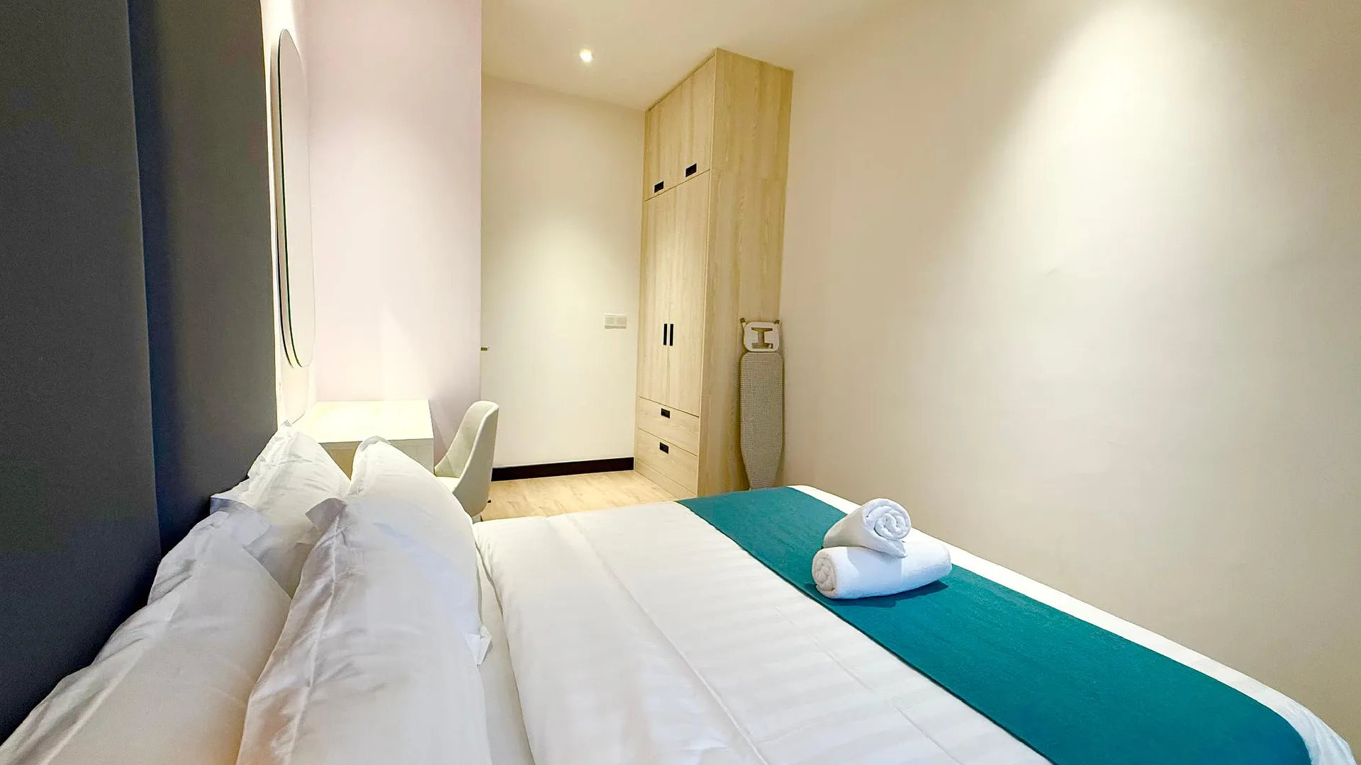 코타키나발루 베트로 11 프리미어 스위트 바이 SSVC 5성급 호텔 객실