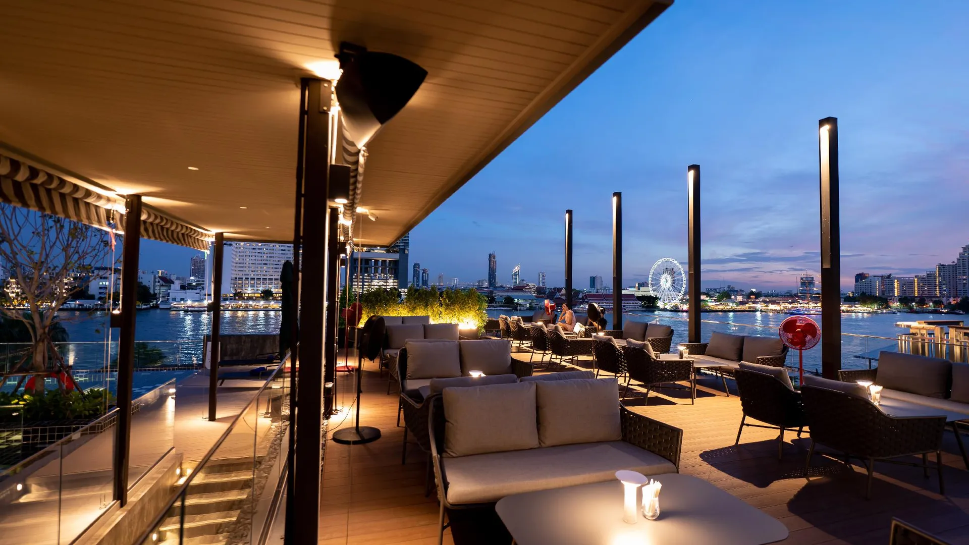 방콕 텐 식스 헌드레드 차오프라야, 방콕 바이 프리퍼런스, 매니지드 바이 디 애스콧 리미티드 5성급 호텔 외관