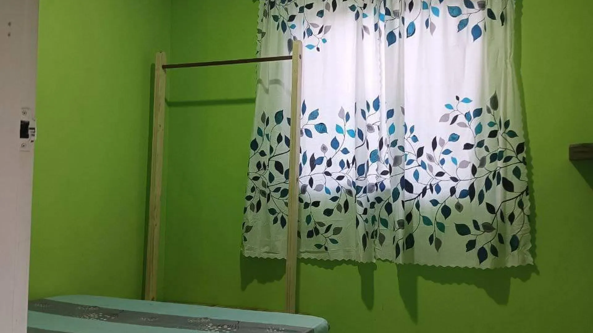 코타키나발루 케닝오의 프라이빗 하우스 (100m², 침실 1개, 프라이빗 욕실 1개) 2성급 싱글룸 스위트룸