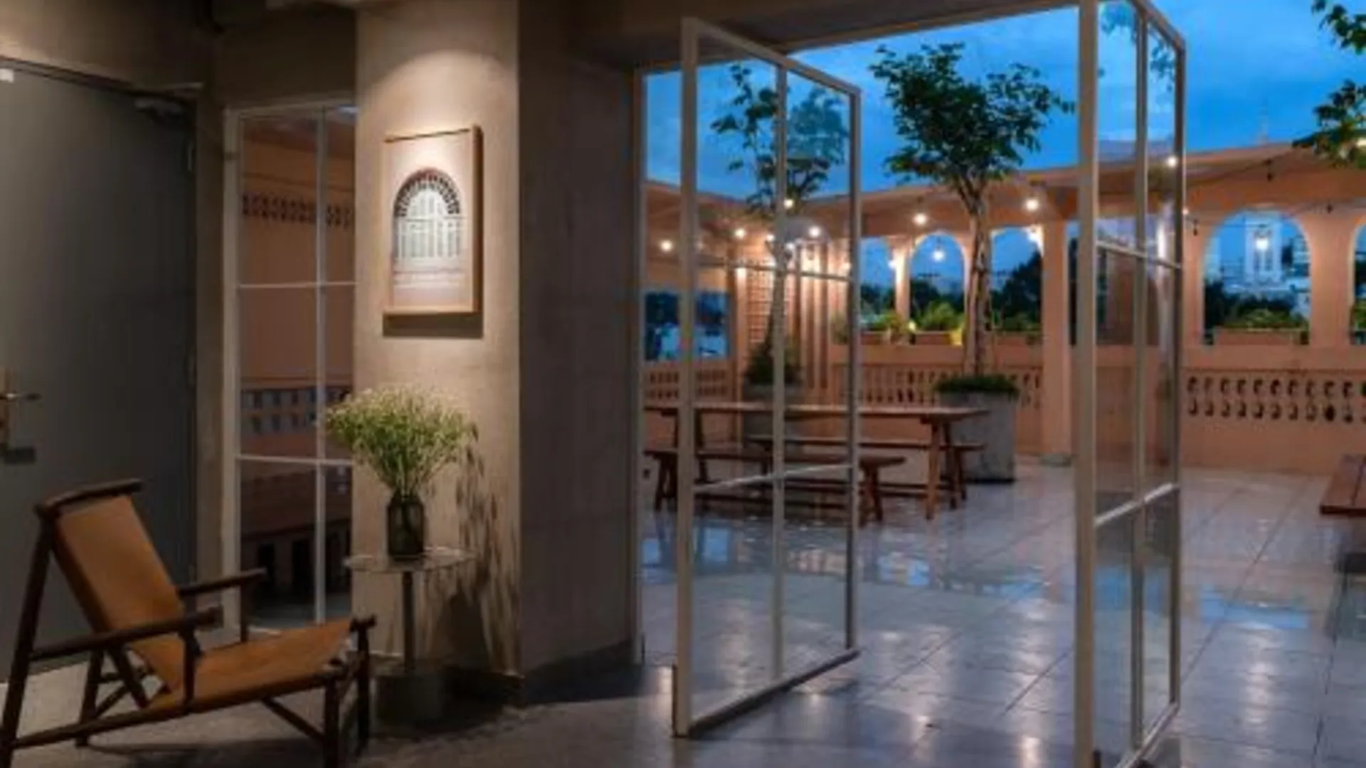 호치민 익스프레스 바이 M 빌리지 팜 응우 라오 3성급 호텔 외관