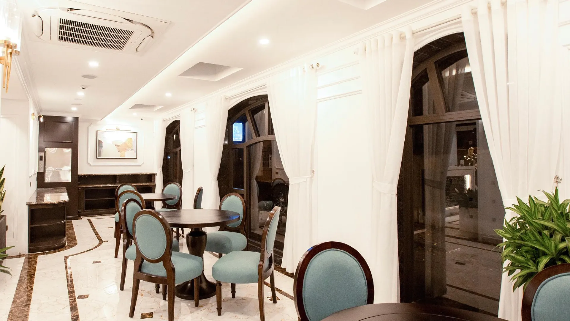 하노이 홍번 호텔 2성급 호텔 외관