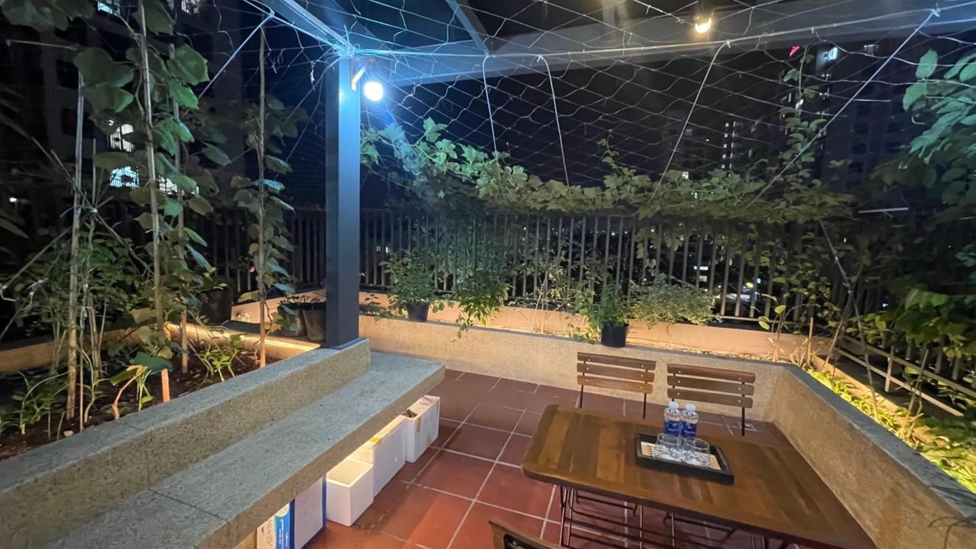 호치민 12군의 아파트먼트 (80m², 침실 2개, 프라이빗 욕실 1개) 5성급 싱글룸 수영장