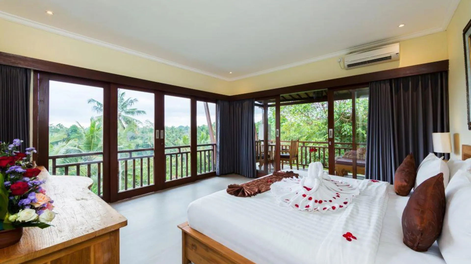 발리 알람디니 리조트 우붓 3성급 호텔 스위트룸