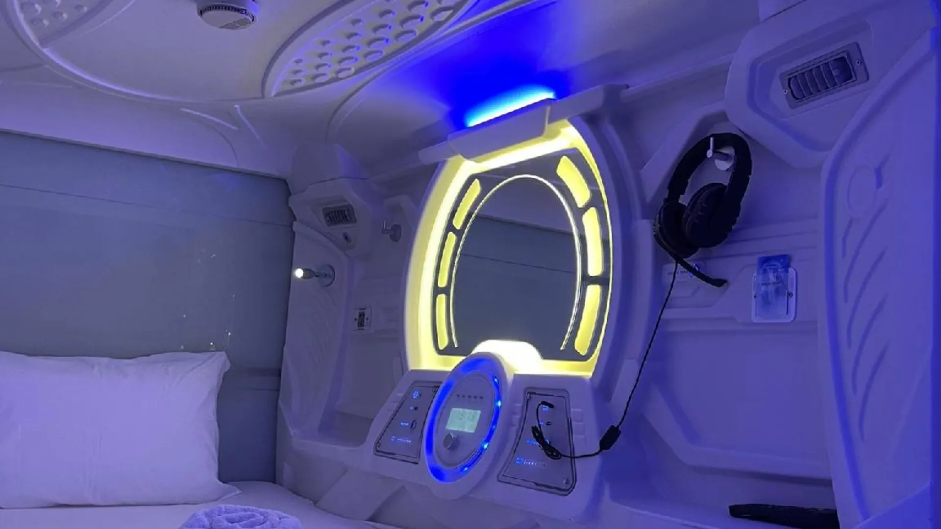 세부 BMAX 스페이스포드 호텔 외관