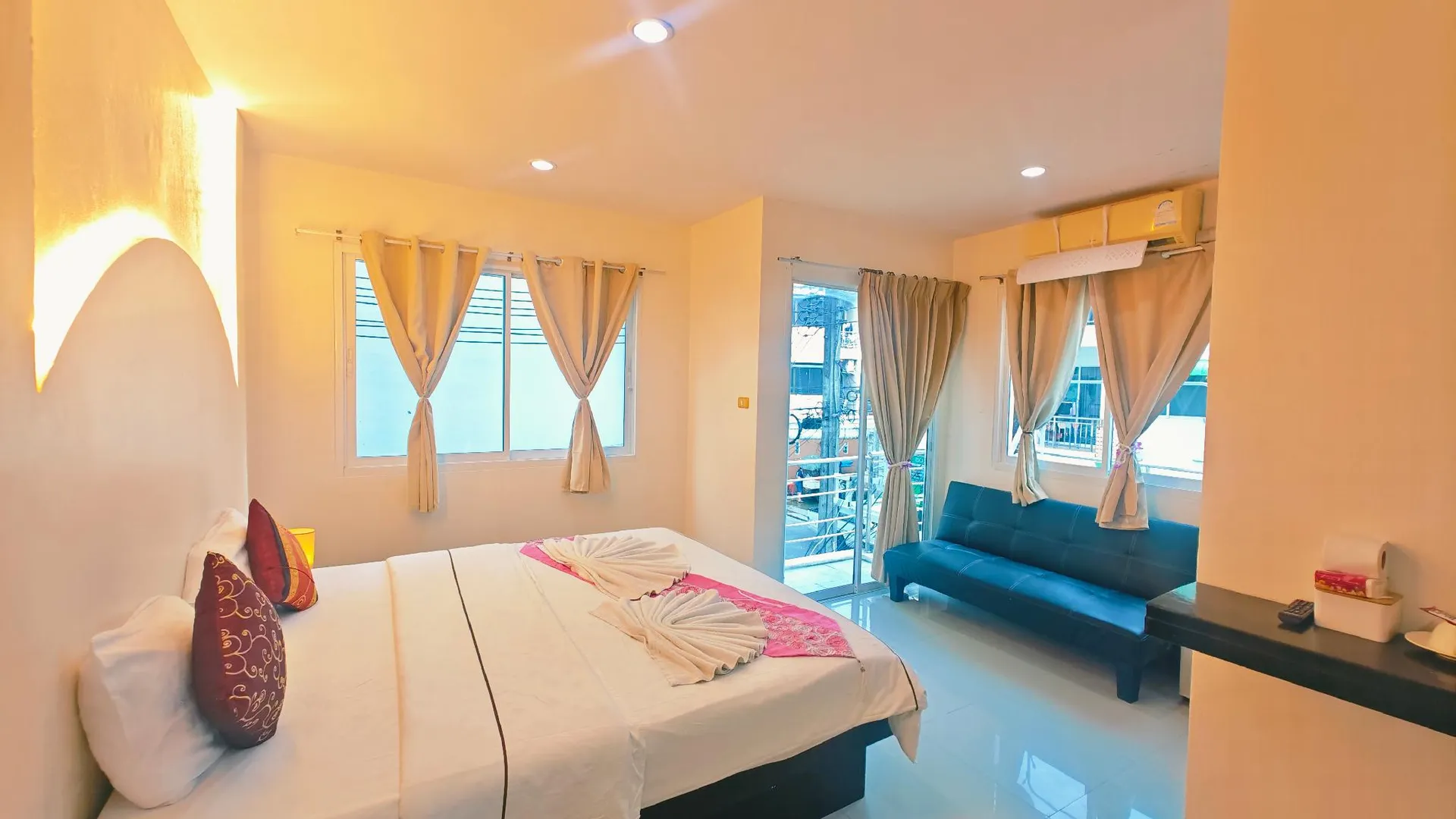 푸켓 애비스 하우스 호텔 2성급 호텔 스위트룸