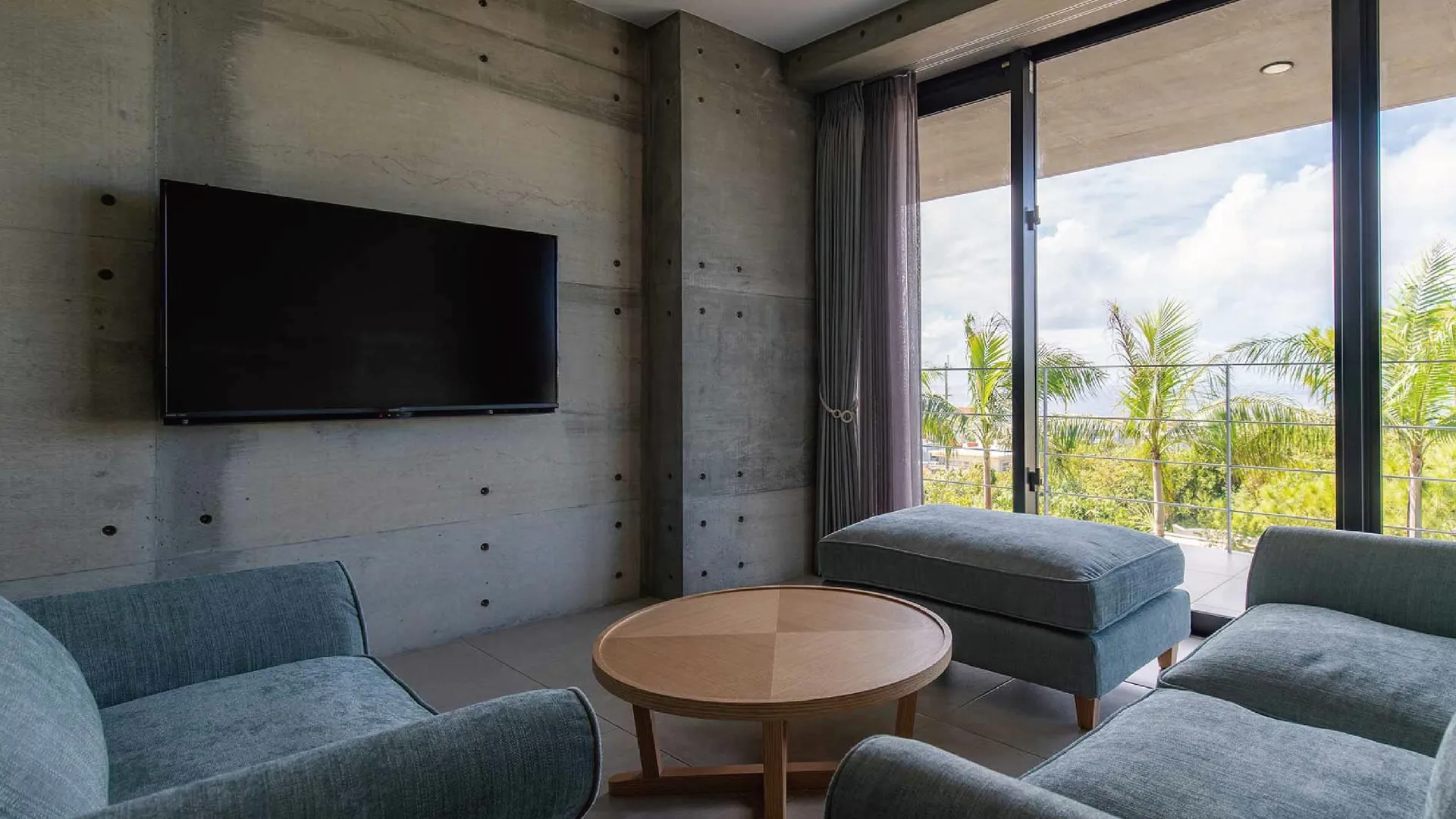 오키나와 본섬 보스코 요미탄 리조트 콘도미니엄 3성급 게스트하우스 수영장