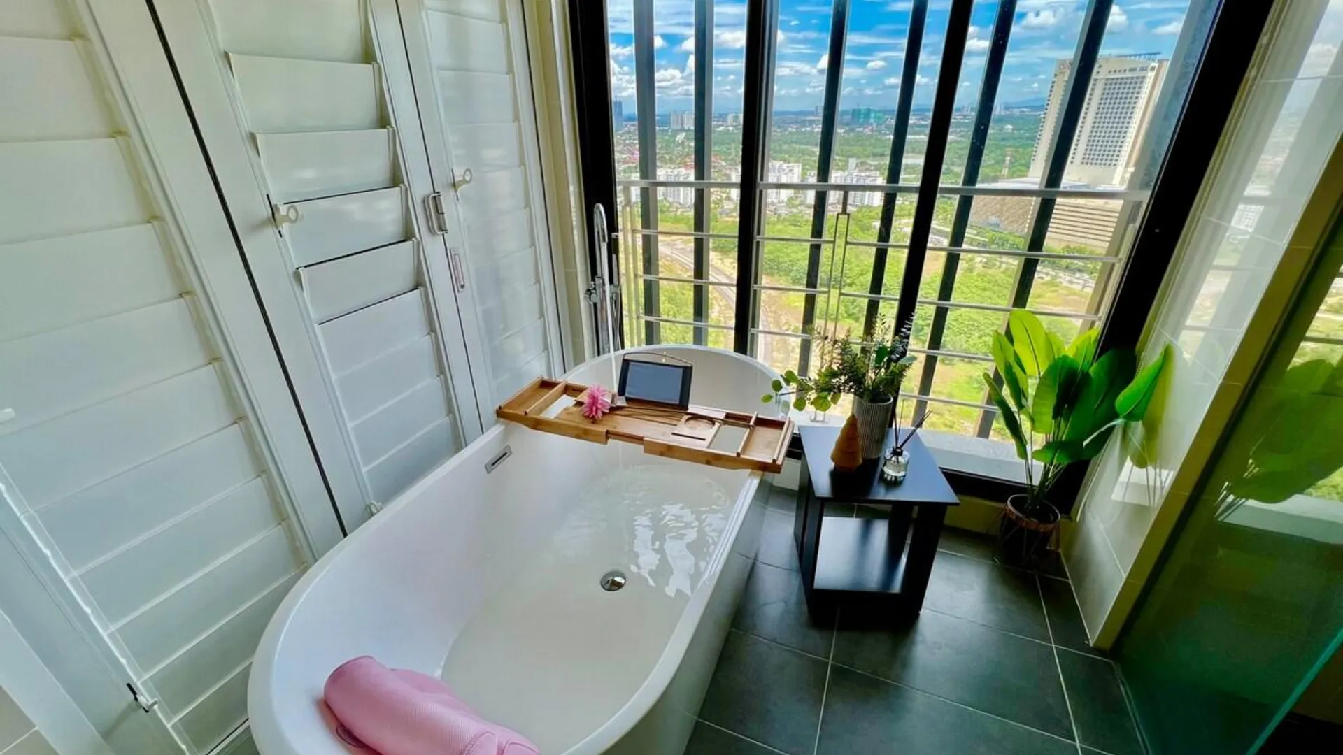 조호바루 / 조호르바루 수투랑바루의 프라이빗 하우스 (150m², 침실 4개, 프라이빗 욕실 3개) 2성급 싱글룸 객실